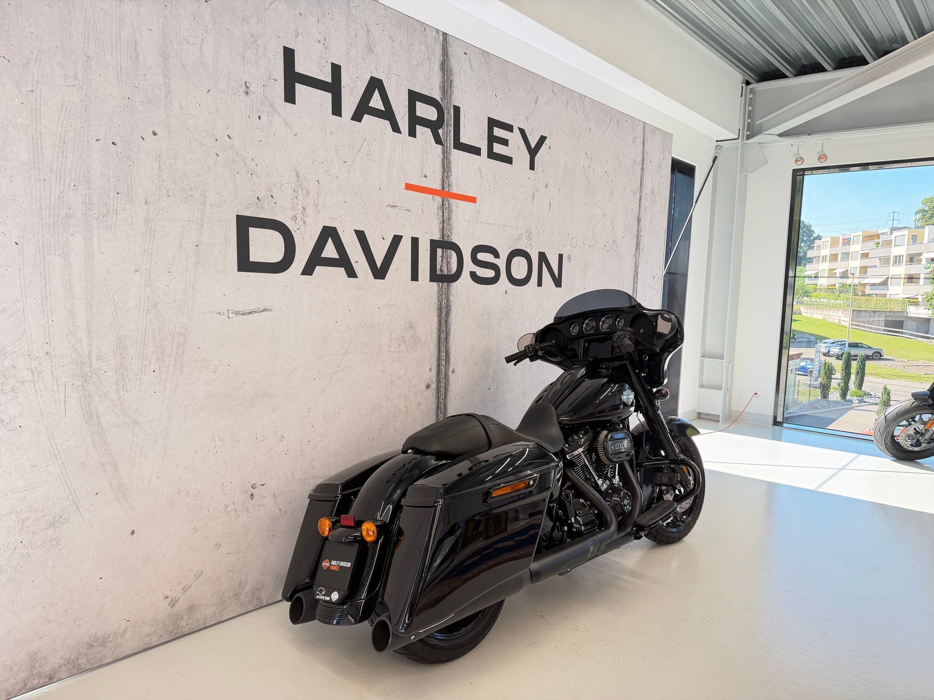 HARLEY-DAVIDSON FLHXS Street Glide Special Black Finish 114-image-2
