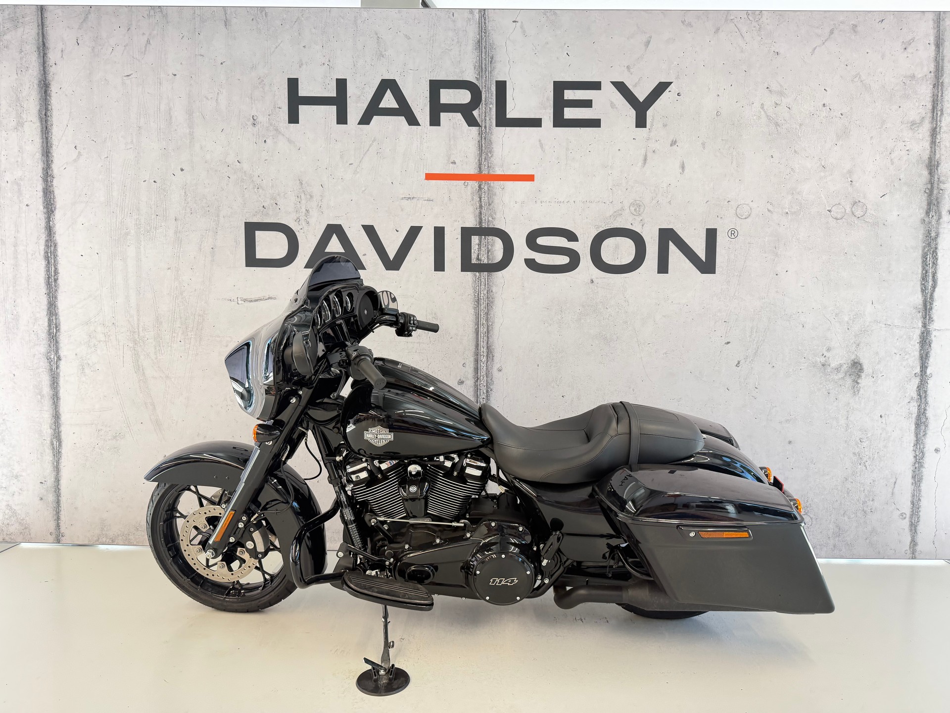 HARLEY-DAVIDSON FLHXS Street Glide Special Black Finish 114-image-3