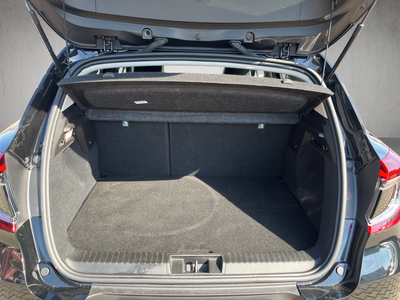 MITSUBISHI ASX 1.6 PHEV Intense-image-14