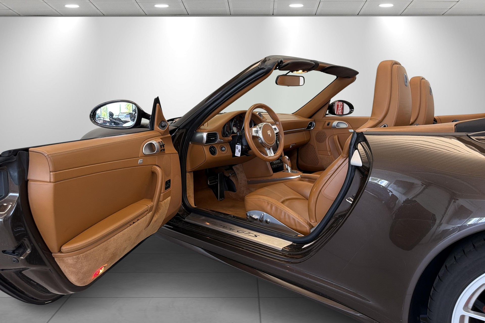 PORSCHE 911 Cabrio Carrera GTS PDK-image-18