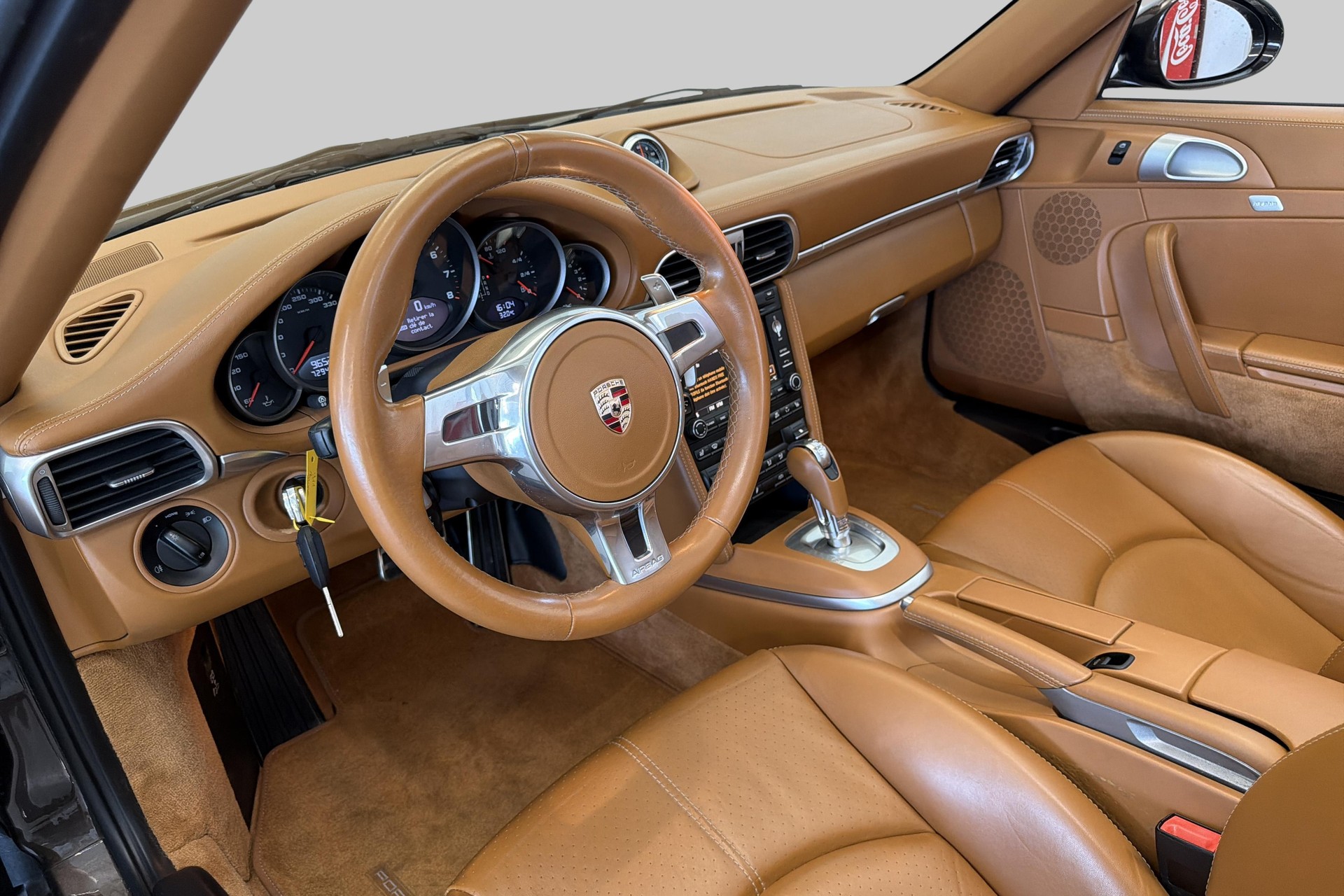 PORSCHE 911 Cabrio Carrera GTS PDK-image-8