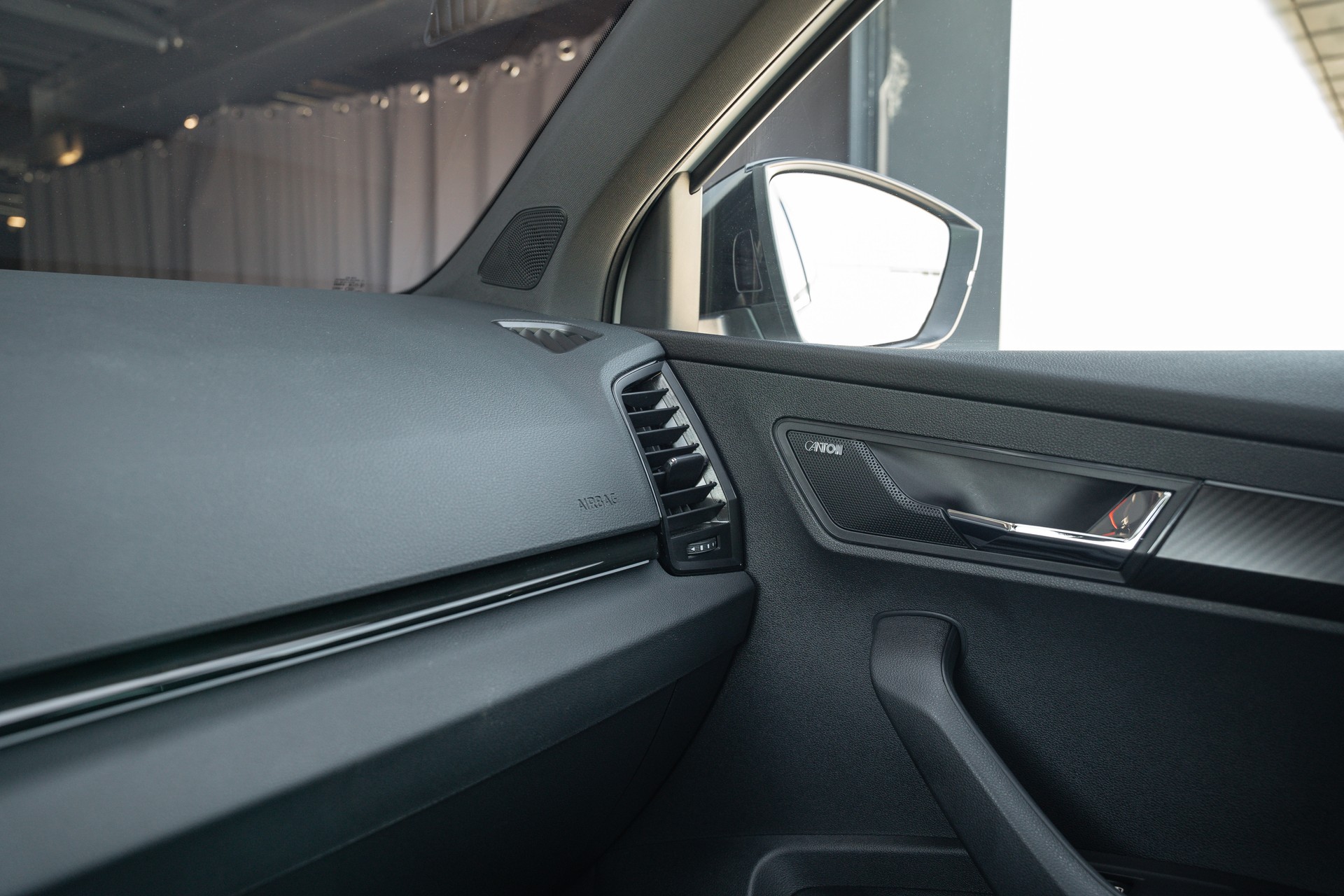 SKODA Karoq 1.5 TSI SportLine DSG-image-20