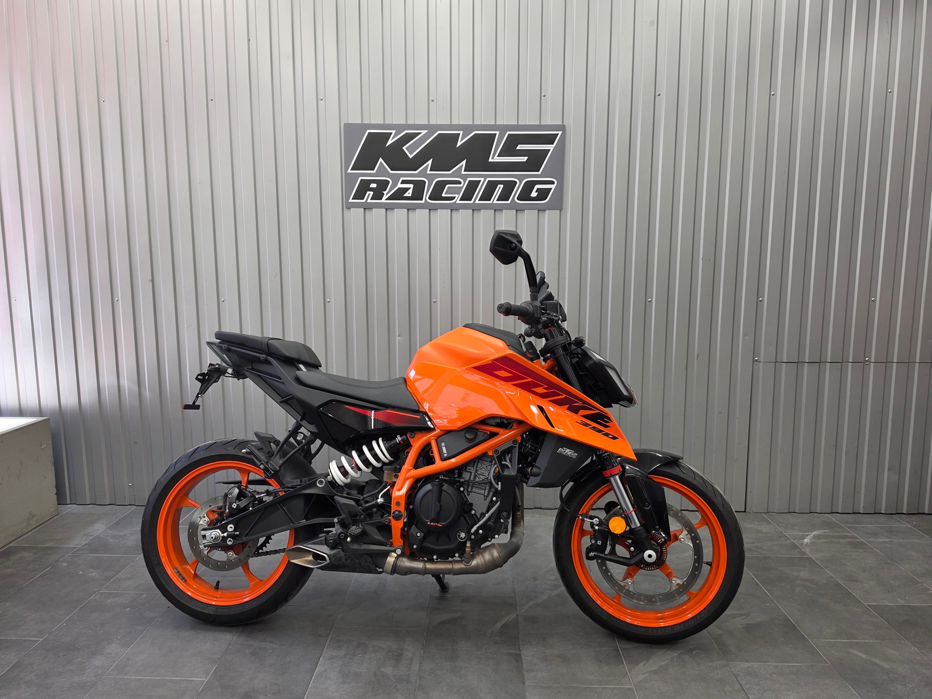 KTM 390 Duke-image-0