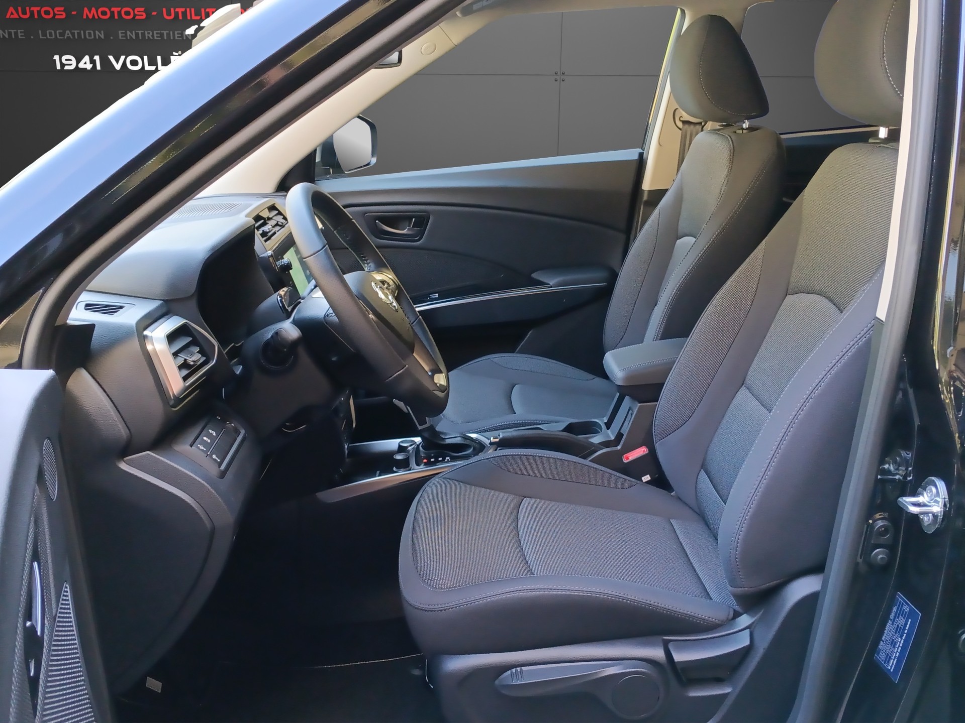 KGM-SsangYong Tivoli 1.5 T GDI Steel 4WD Automat-image-18