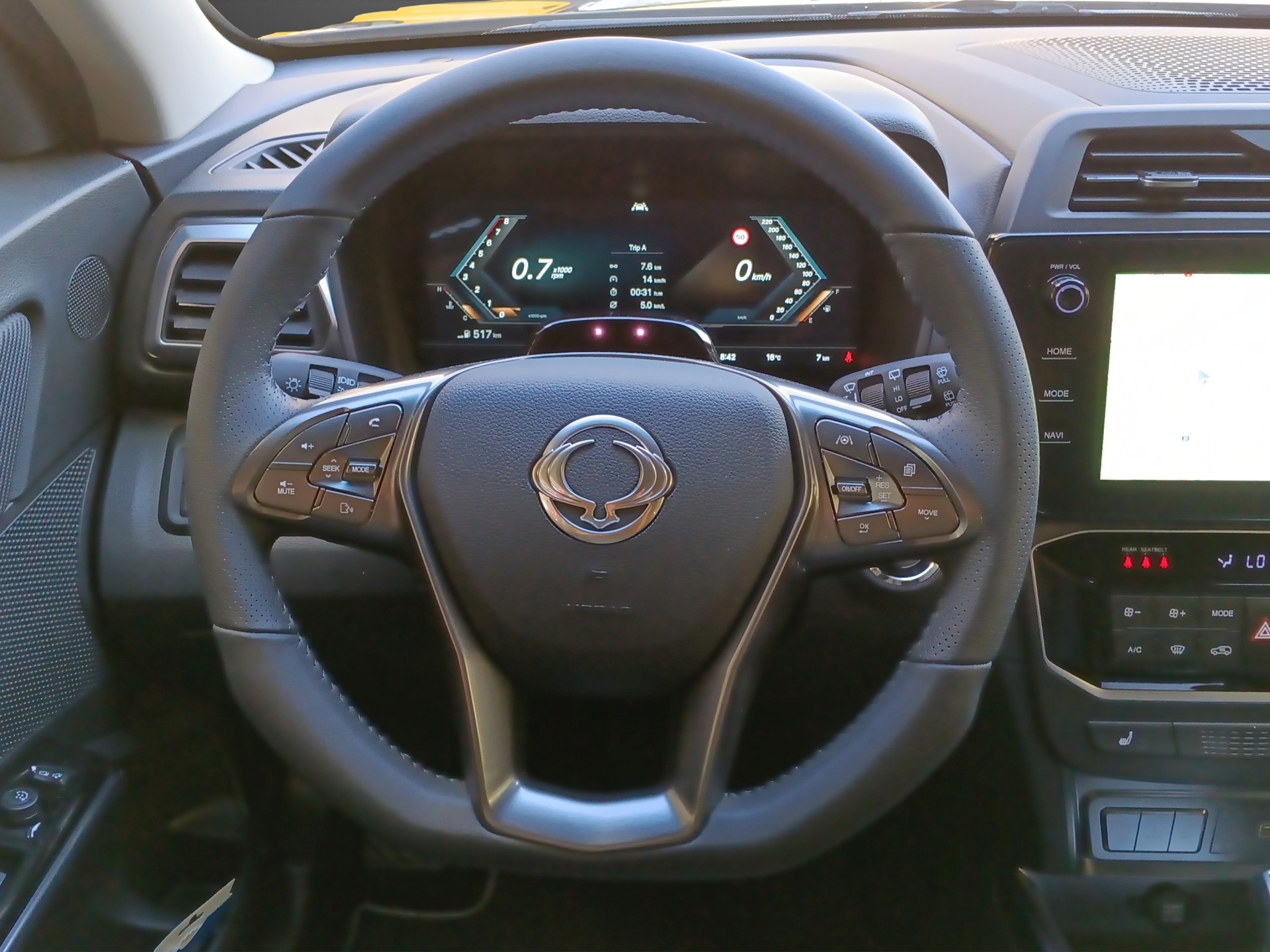 KGM-SsangYong Tivoli 1.5 T GDI Steel 4WD Automat-image-19