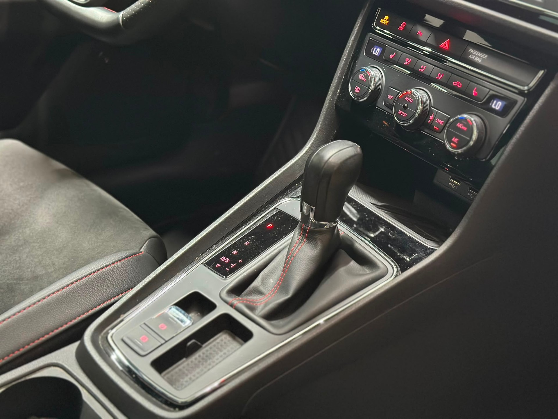 SEAT Leon ST 1.5 TSI EVO ACT SWISS FR DSG-image-9