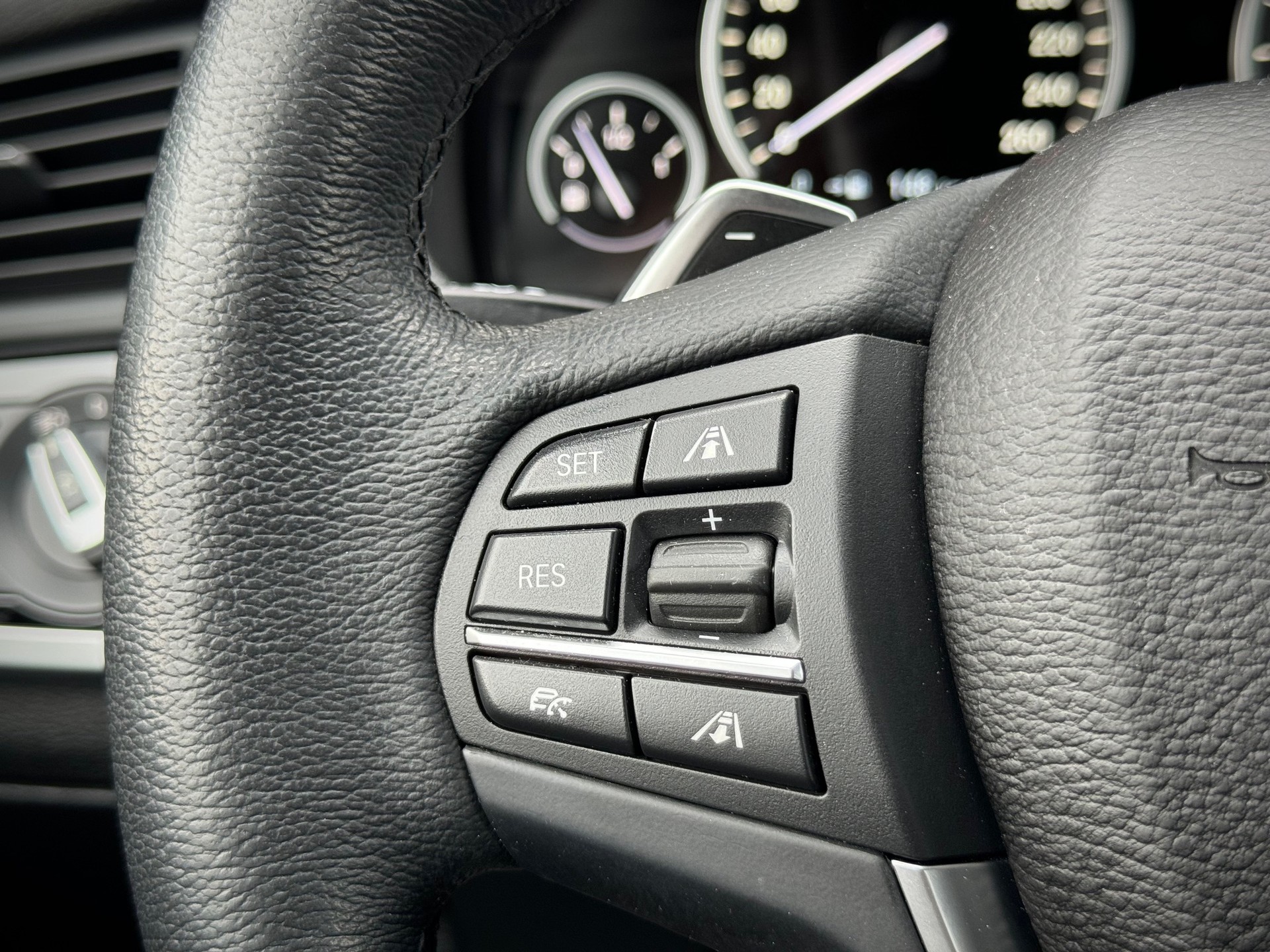 BMW X3 xDrive 28i xLine Steptronic - Véhicule Suisse (CH)-image-10