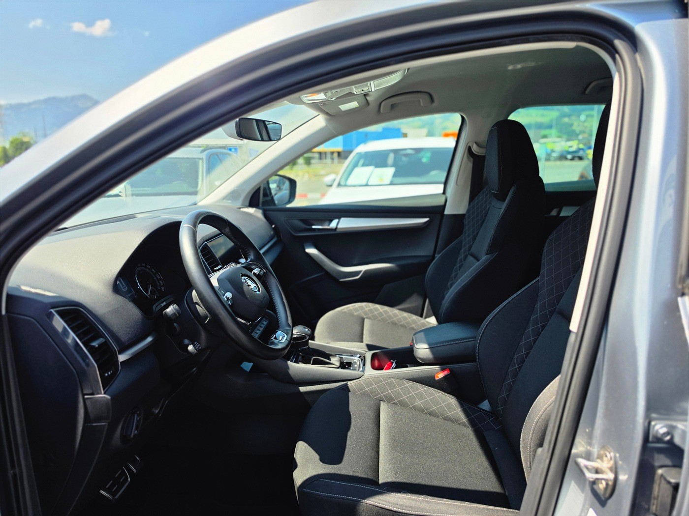 SKODA Karoq 1.5 TSI ACT Ambition DSG-image-6