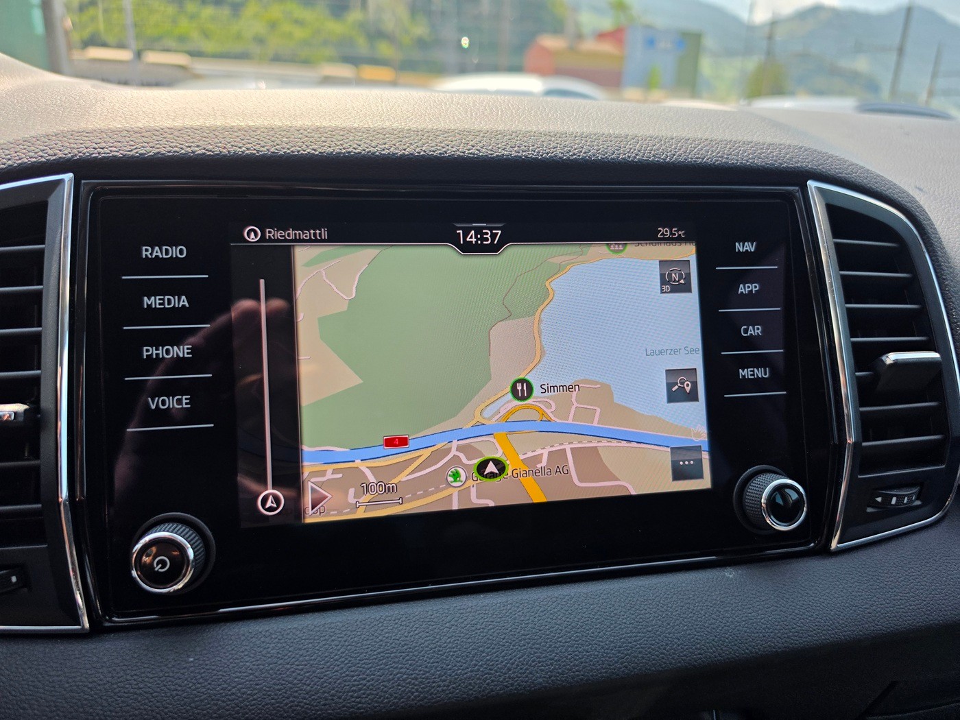 SKODA Karoq 1.5 TSI ACT Ambition DSG-image-9