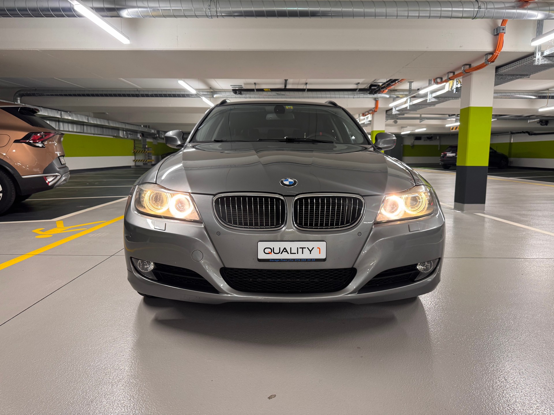 BMW 325i xDrive Touring Steptronic-image-1