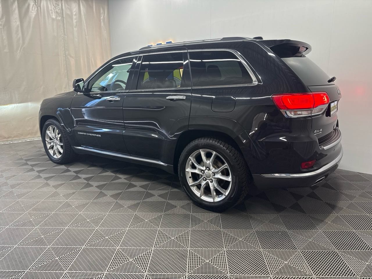 JEEP Grand Cherokee 3.0 CRD Summit Automatic-showroom-element-1