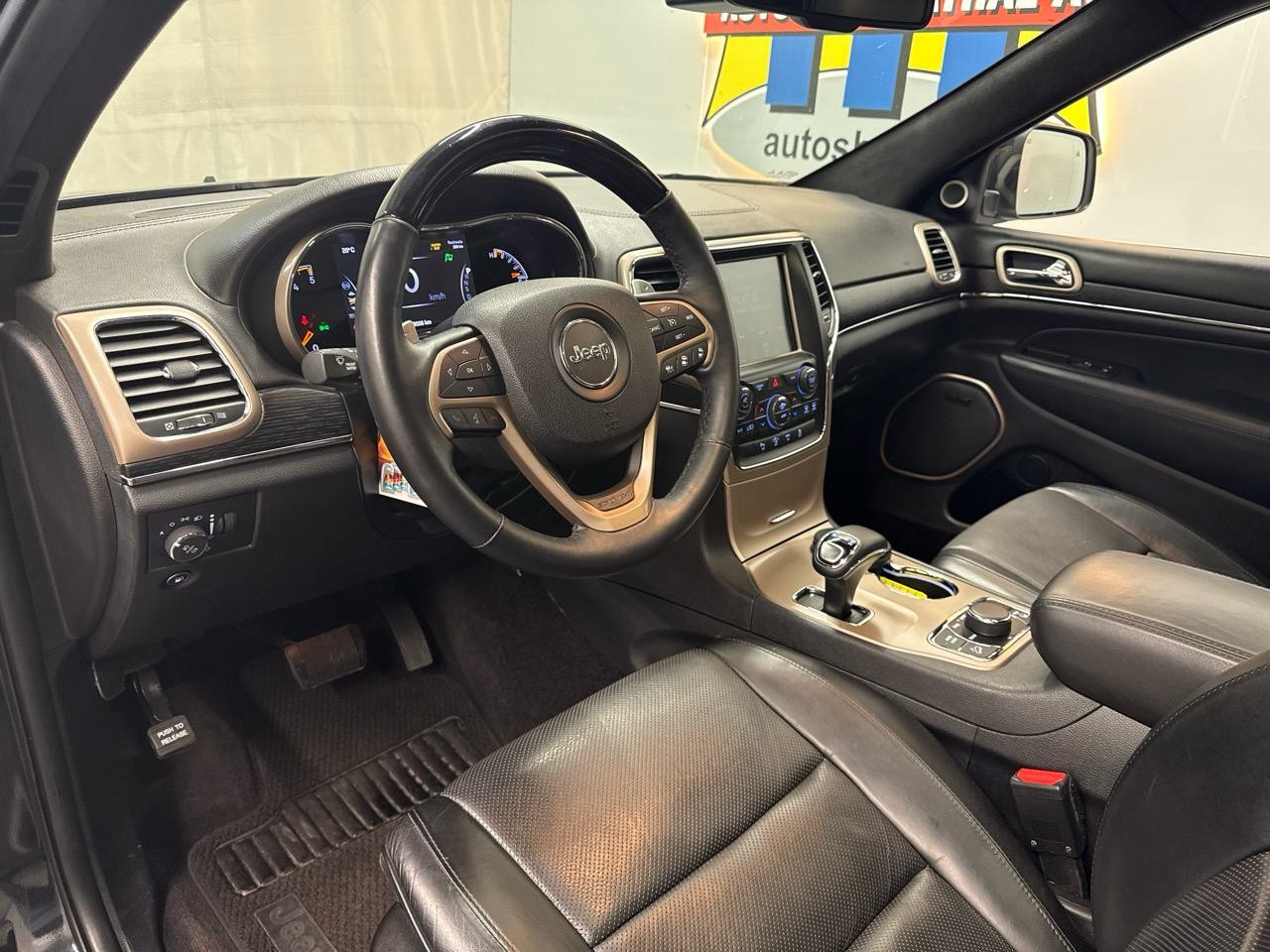JEEP Grand Cherokee 3.0 CRD Summit Automatic-showroom-element-2