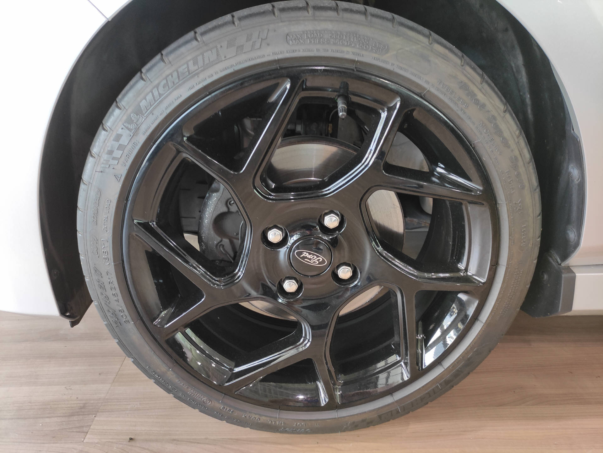 FORD Fiesta ST 1.5 SCTi-showroom-element-2