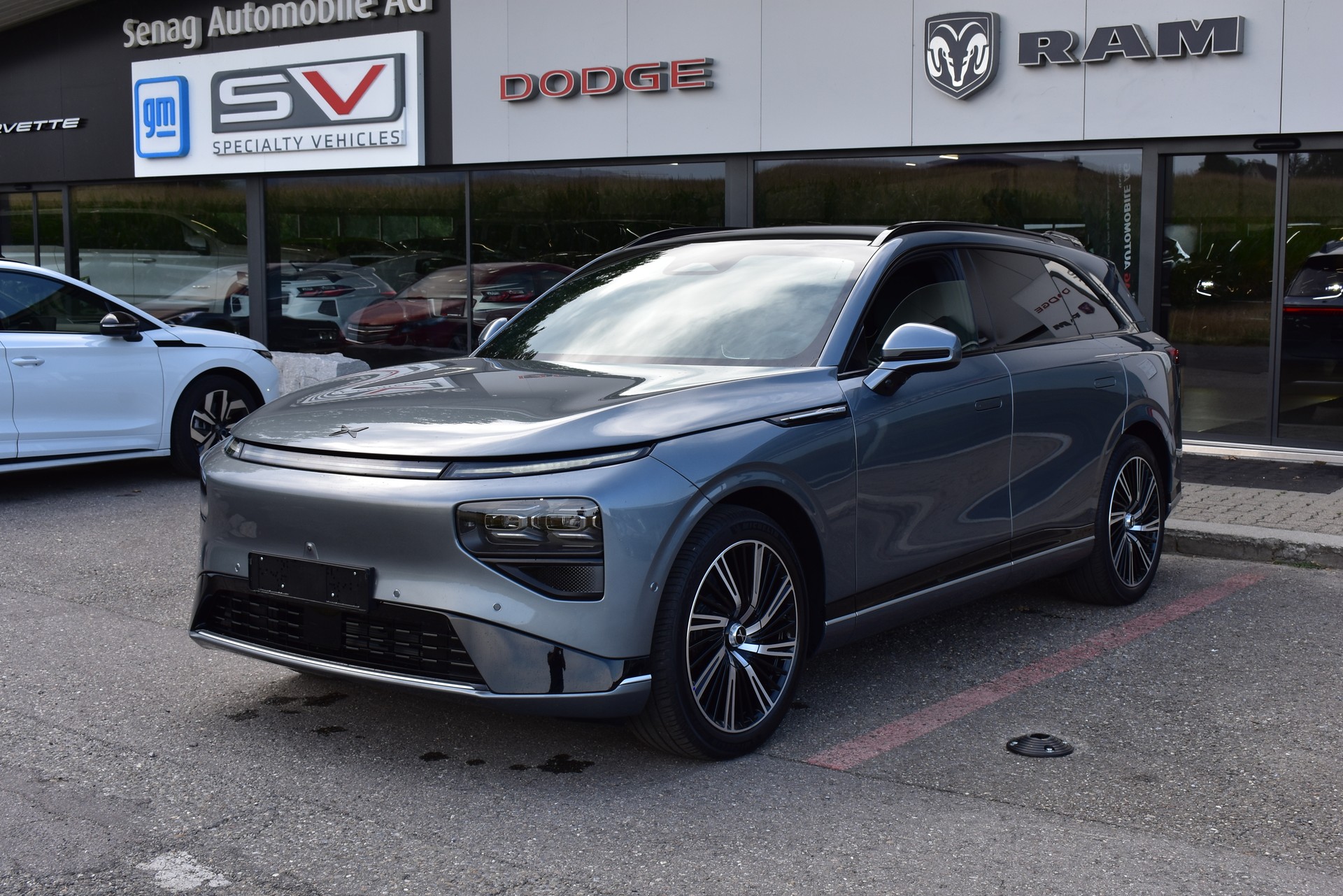 XPENG G9 93kWh Performance AWD-image-2