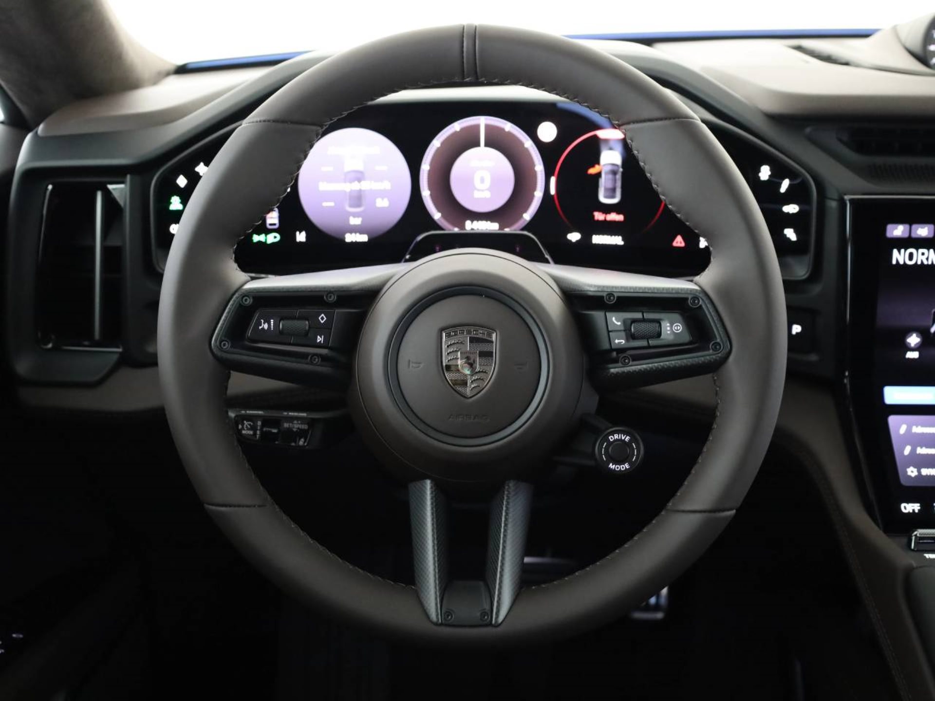 PORSCHE Cayenne Turbo Coupé Electric-showroom-element-3