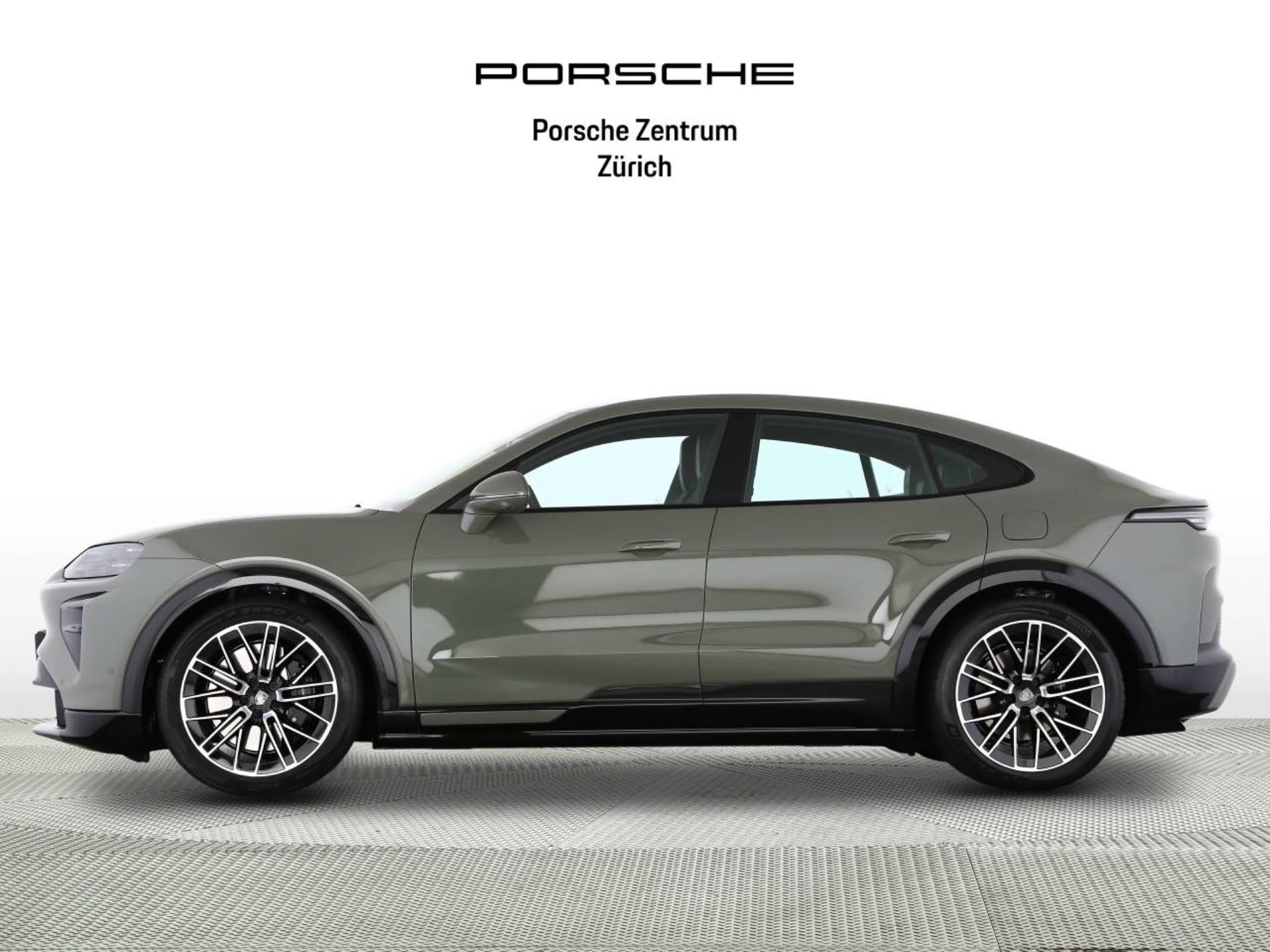 PORSCHE Cayenne Turbo Coupé Electric-showroom-element-1