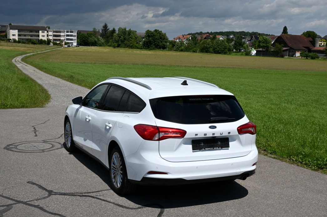FORD Focus 1.5 SCTi Titanium X Automatic-image-3