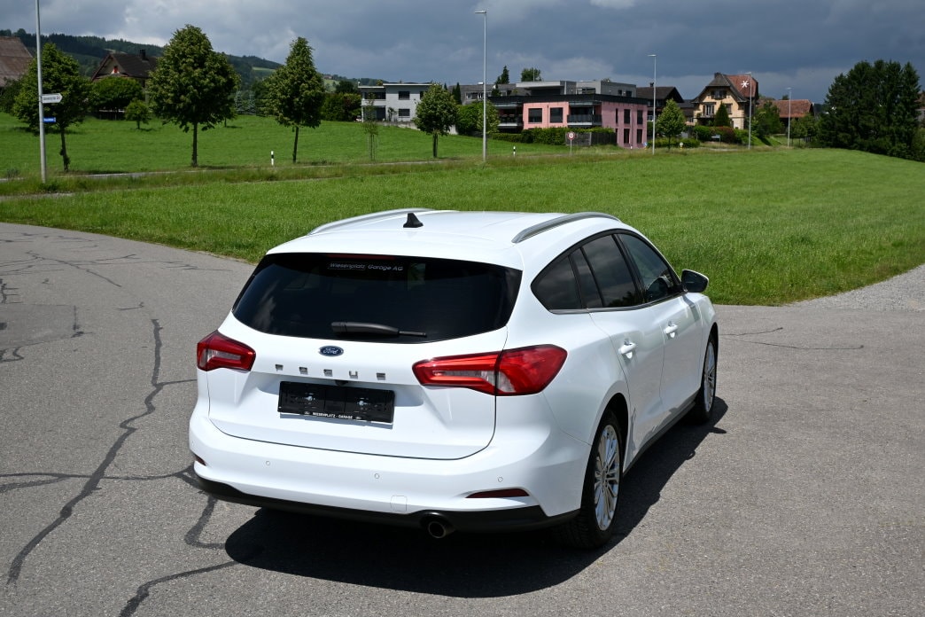 FORD Focus 1.5 SCTi Titanium X Automatic-image-2