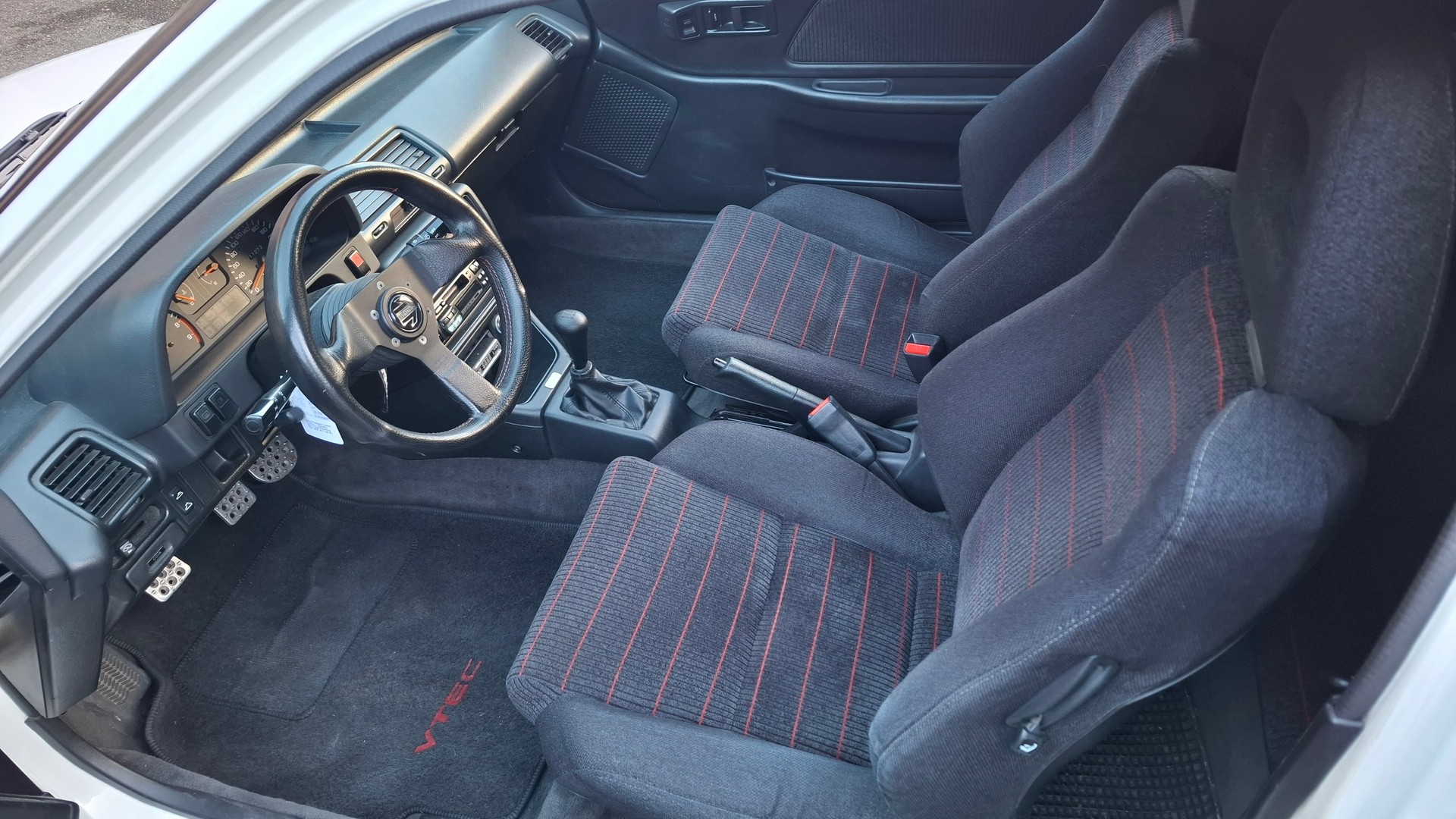 HONDA Civic 1.6i-16 DOHC V-TEC-showroom-element-3