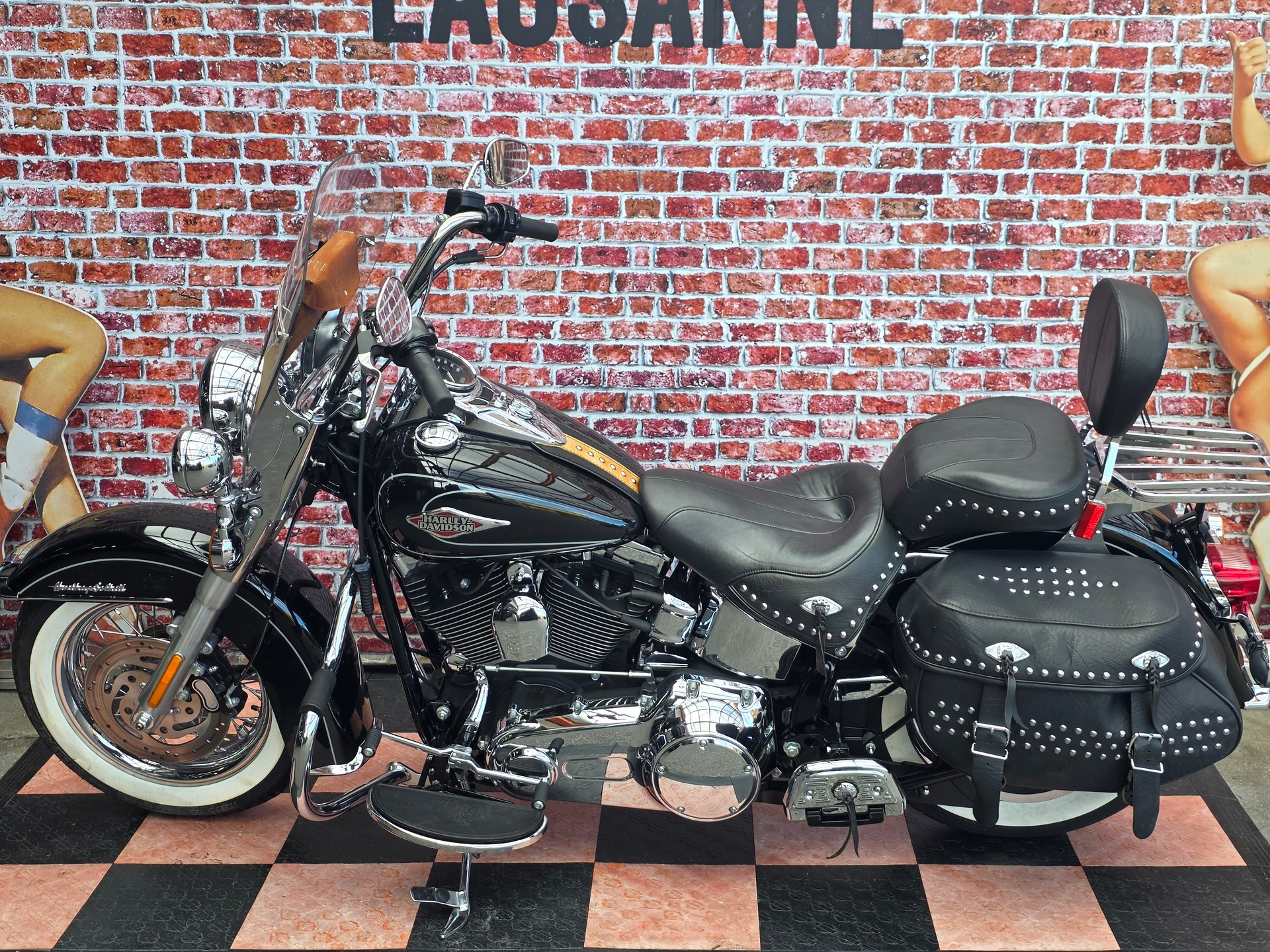 HARLEY-DAVIDSON FLSTCI Softail Classic-showroom-element-3