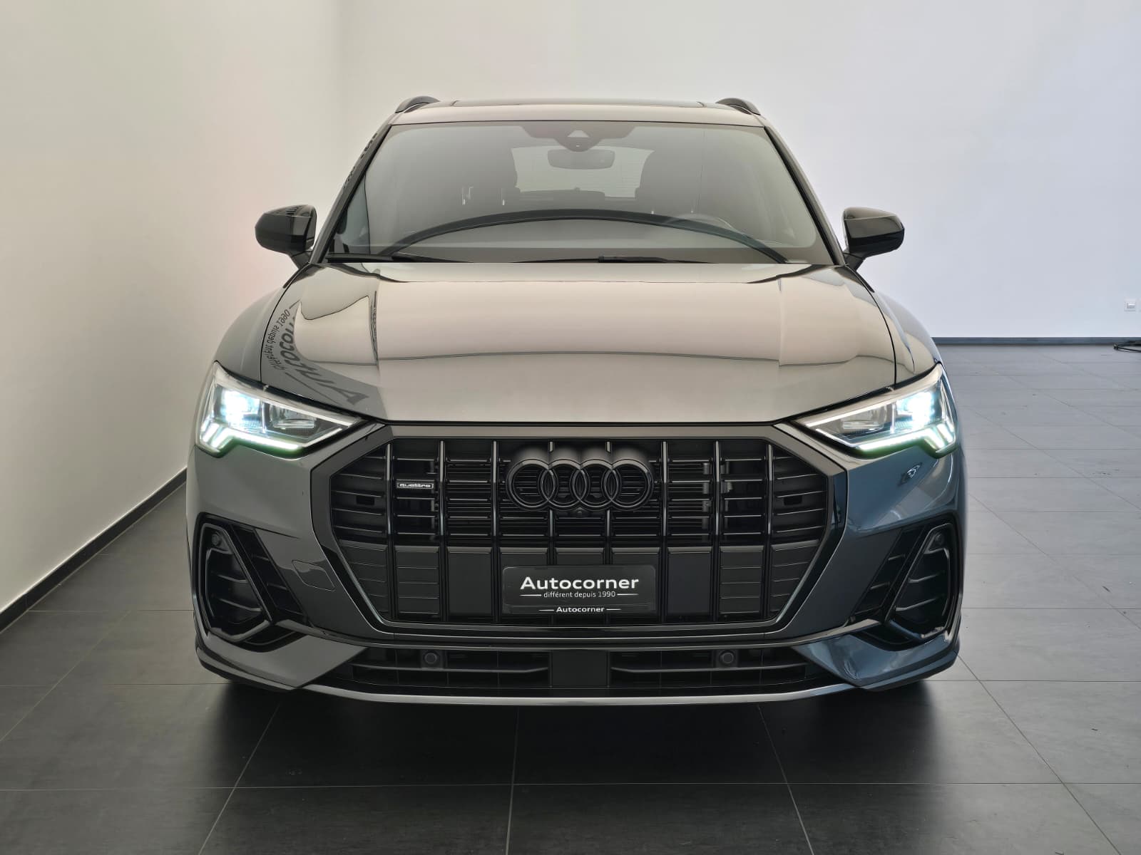 AUDI Q3 40 TFSI S line quattro S-tronic-showroom-element-3