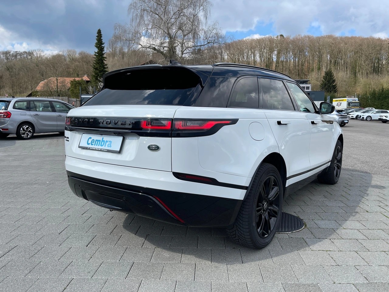 LAND ROVER Range Rover Velar R-Dynamic D 180 S Automatic-image-3