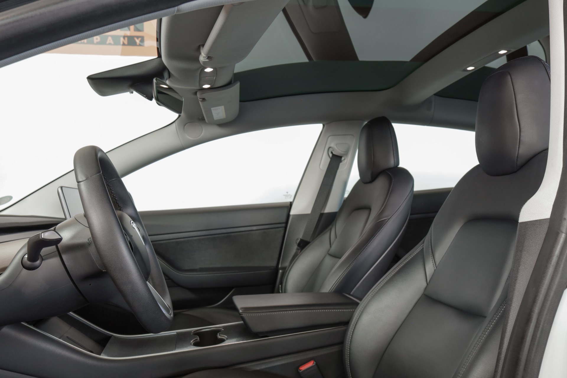 TESLA Model 3-image-17