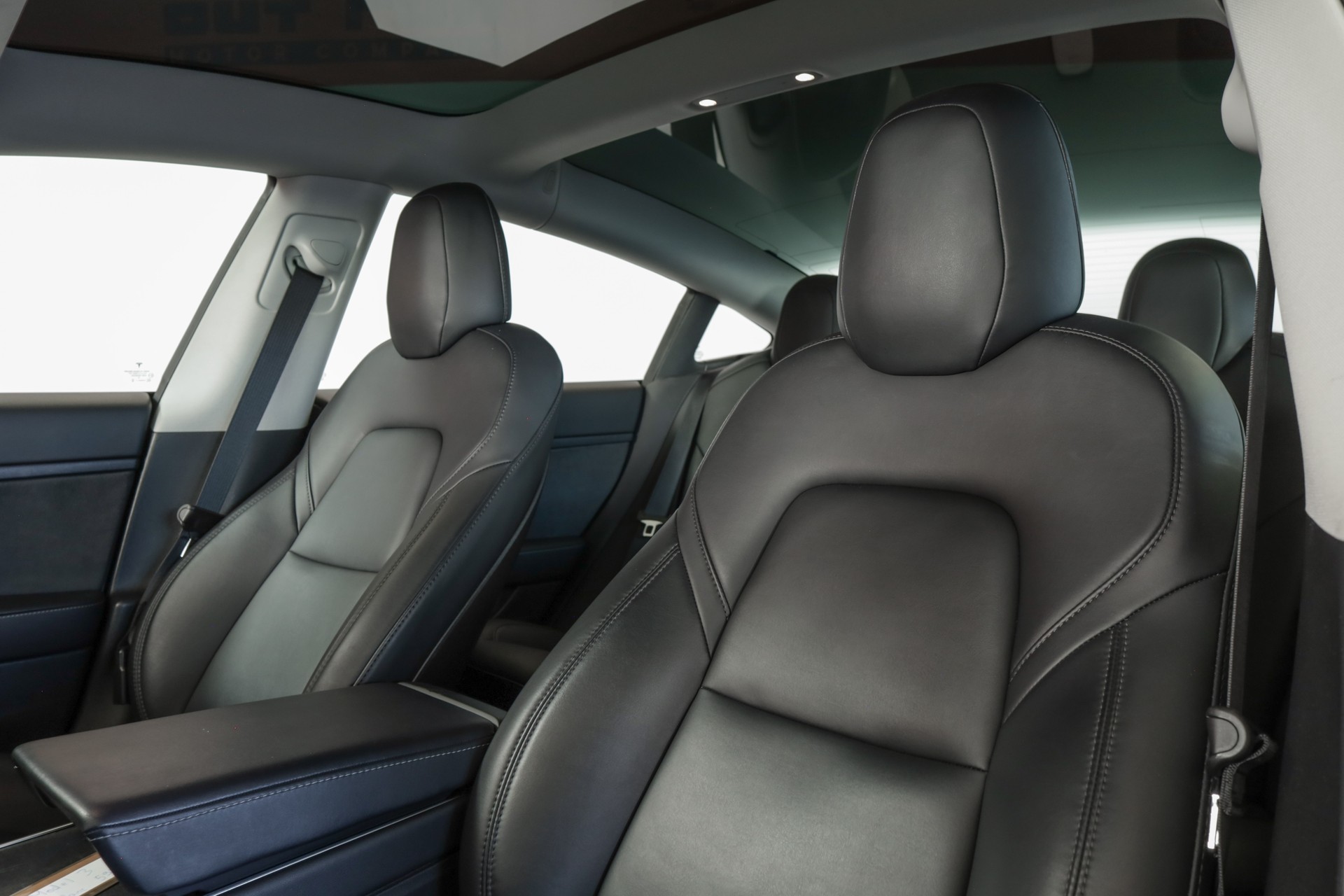 TESLA Model 3-image-15