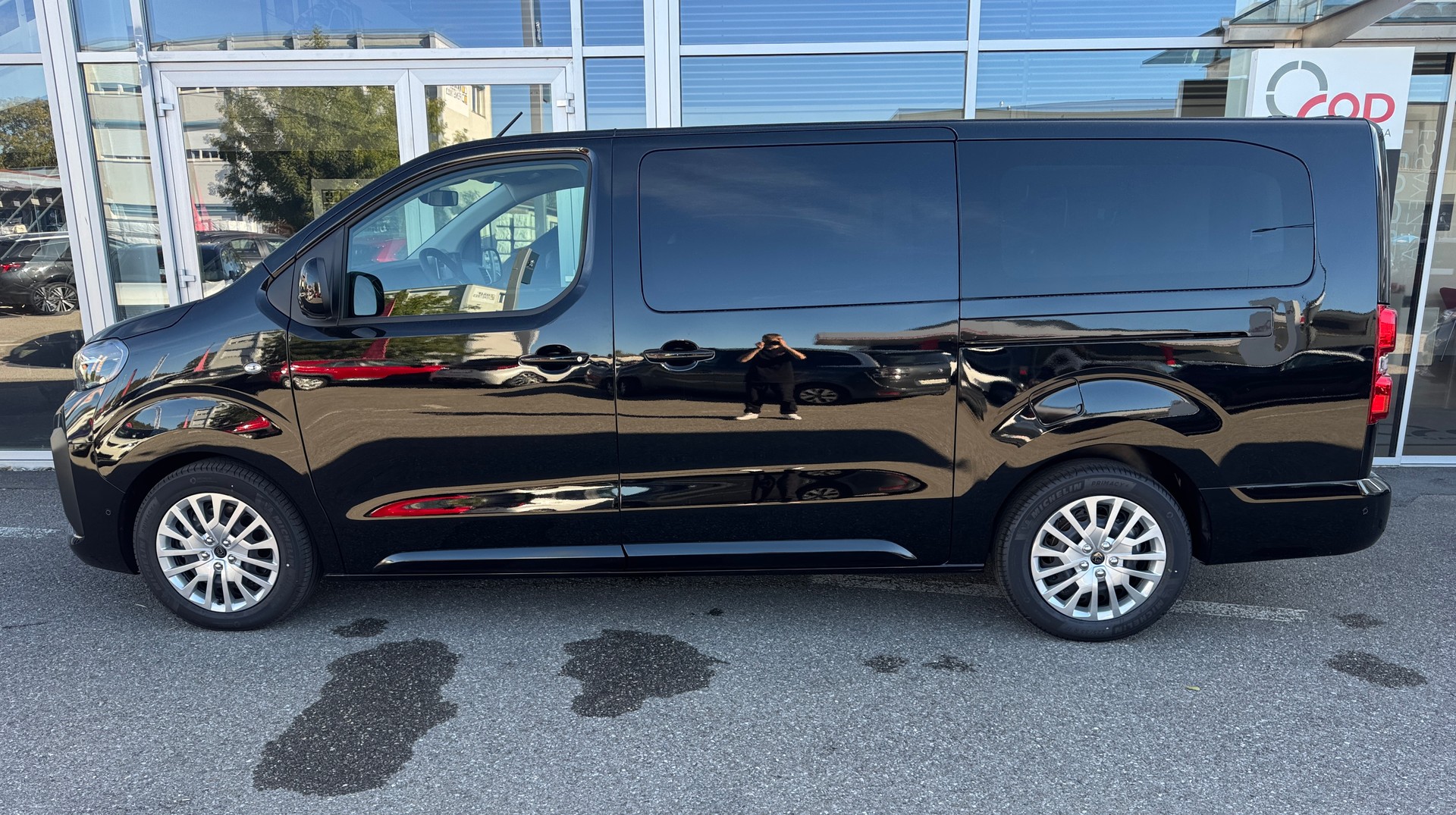 PEUGEOT Traveller 2.2 BlueHDi Business Long EAT8-showroom-element-3