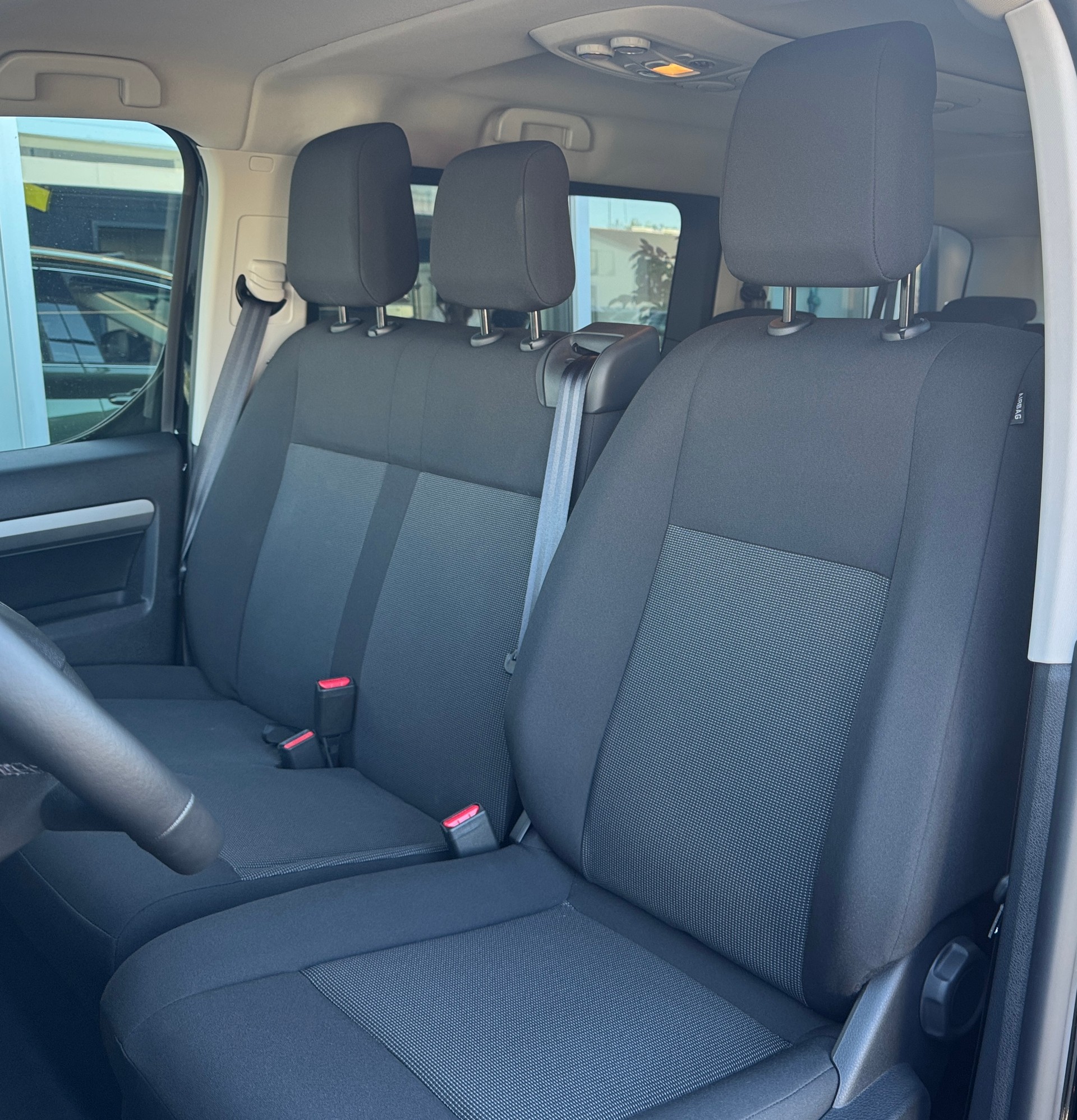 PEUGEOT Traveller 2.2 BlueHDi Business Long EAT8-image-10