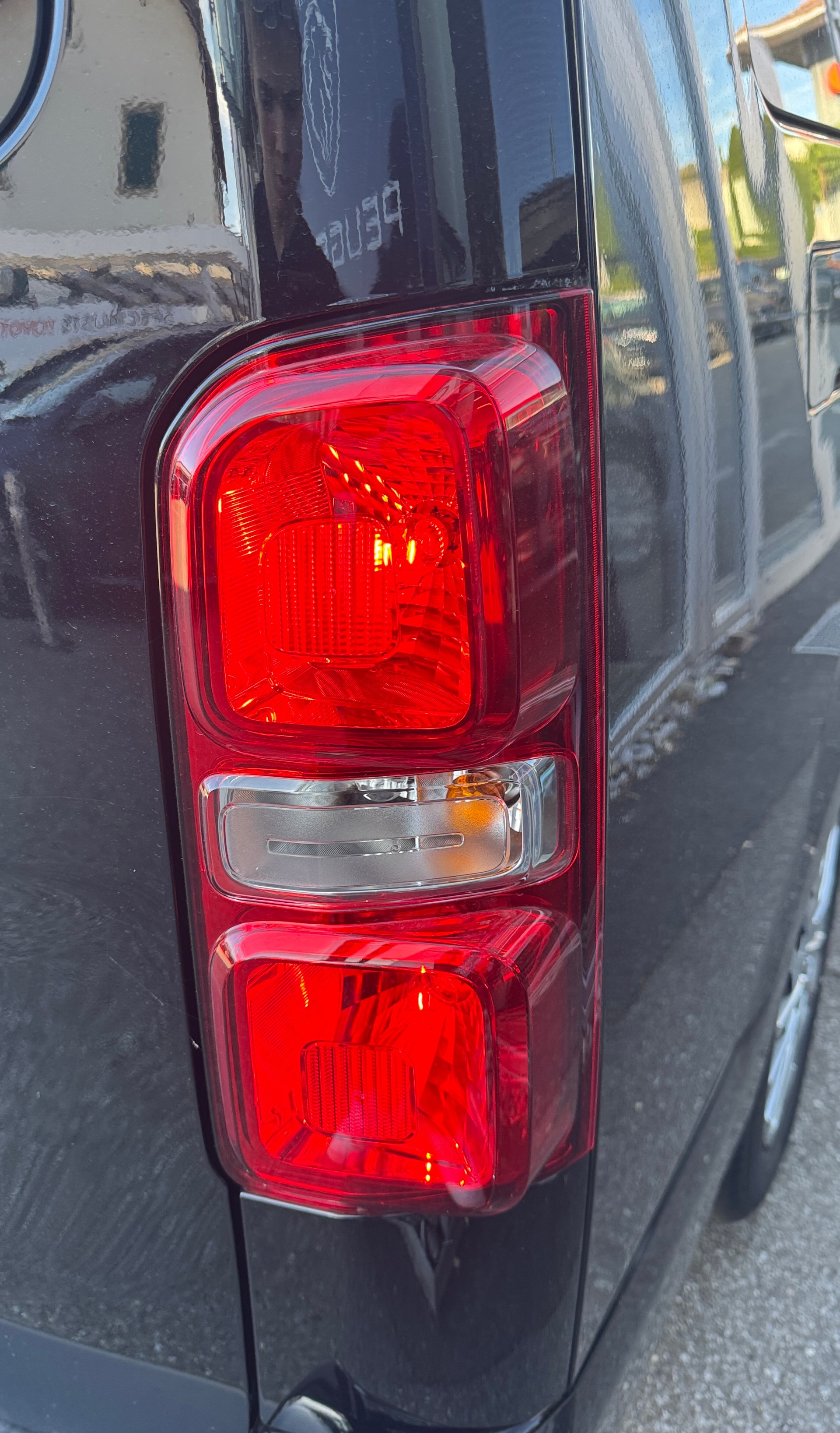PEUGEOT Traveller 2.2 BlueHDi Business Long EAT8-image-6