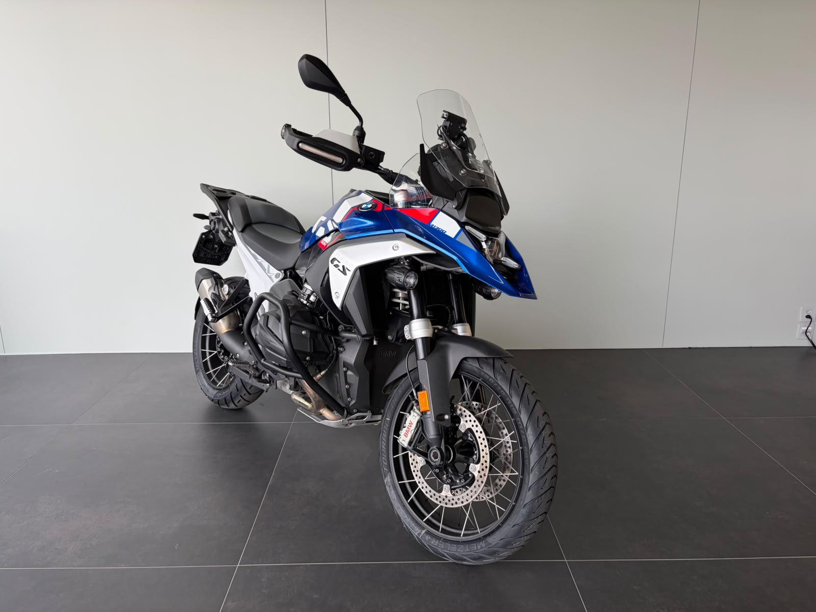 BMW R 1300 GS-image-1