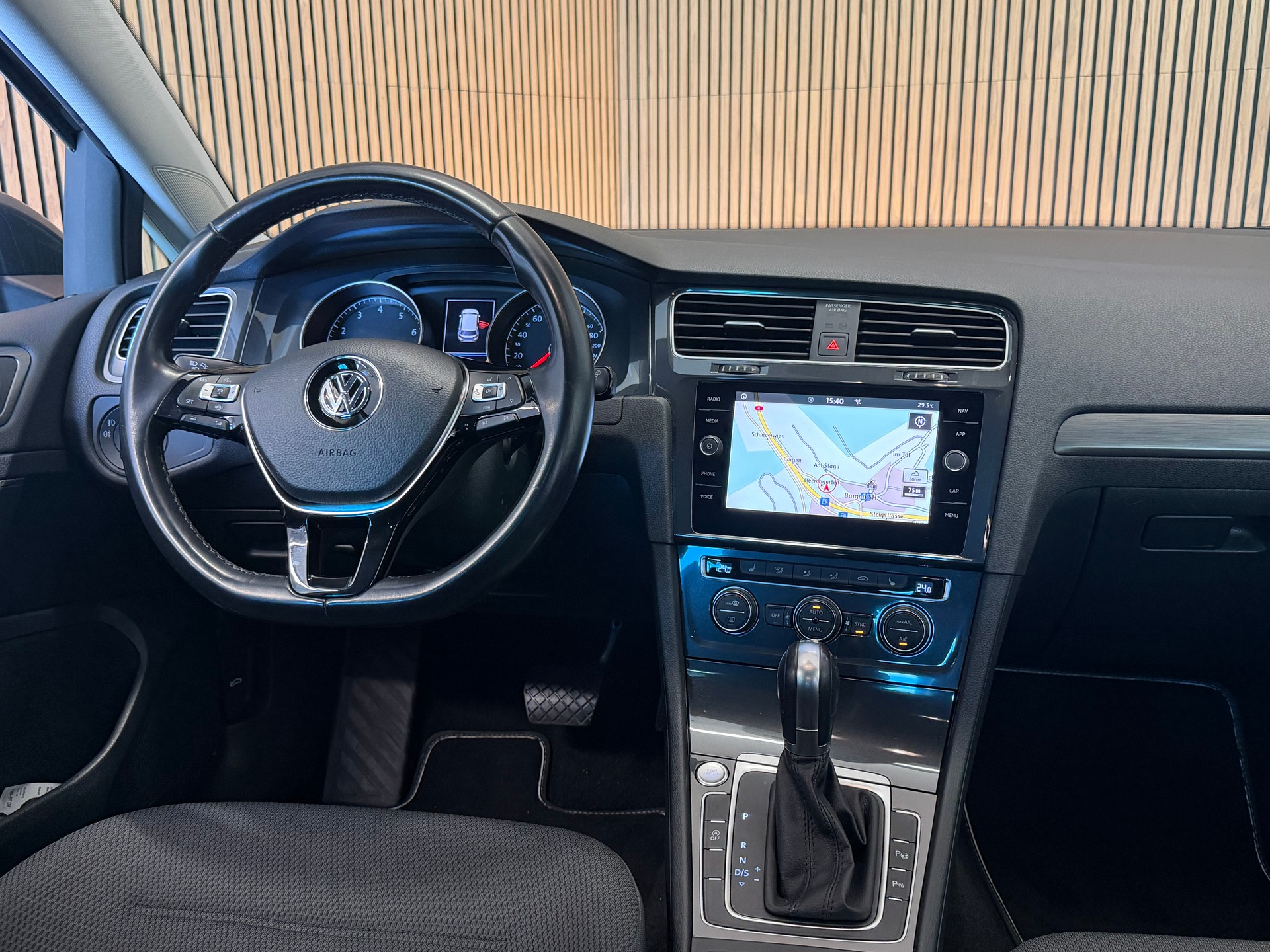 VW Golf 1.0 TSI Comfortline DSG-image-12