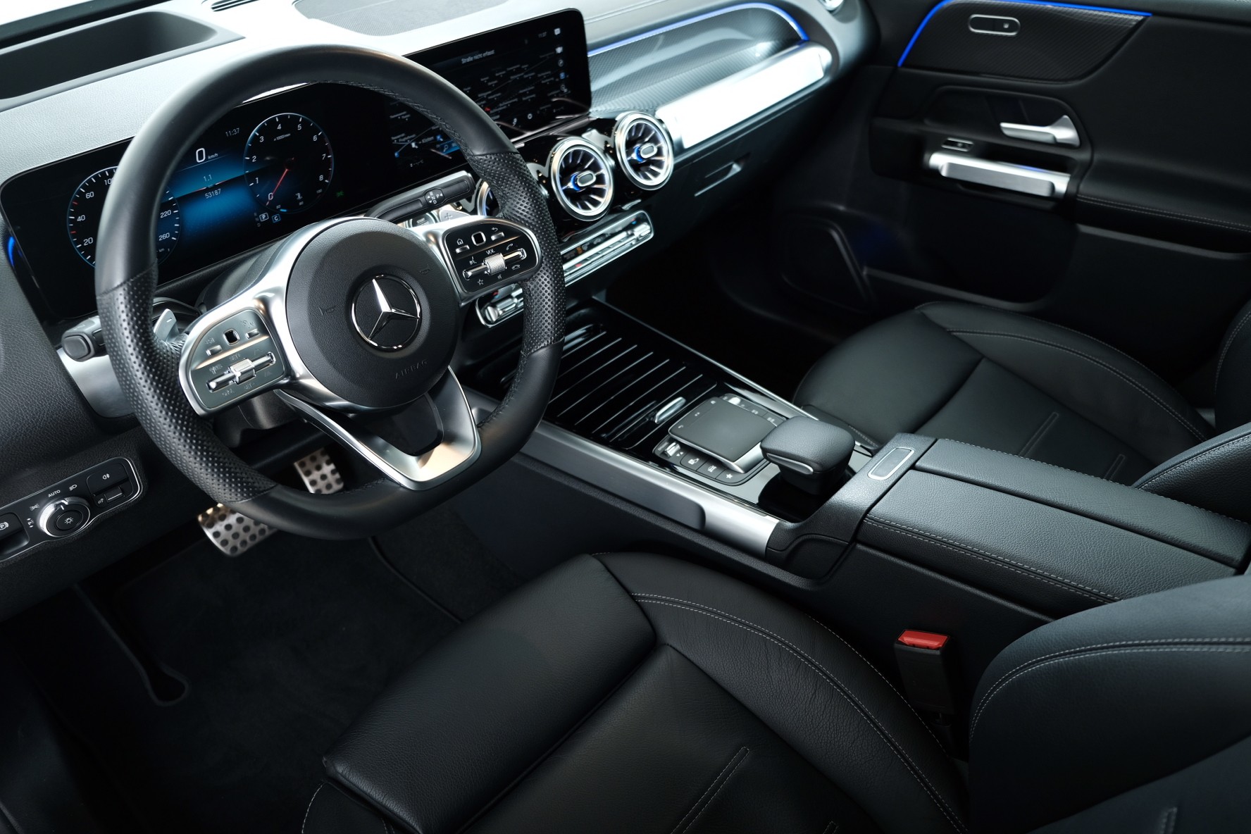 MERCEDES-BENZ GLB 250 AMG Line 4Matic X247-image-8