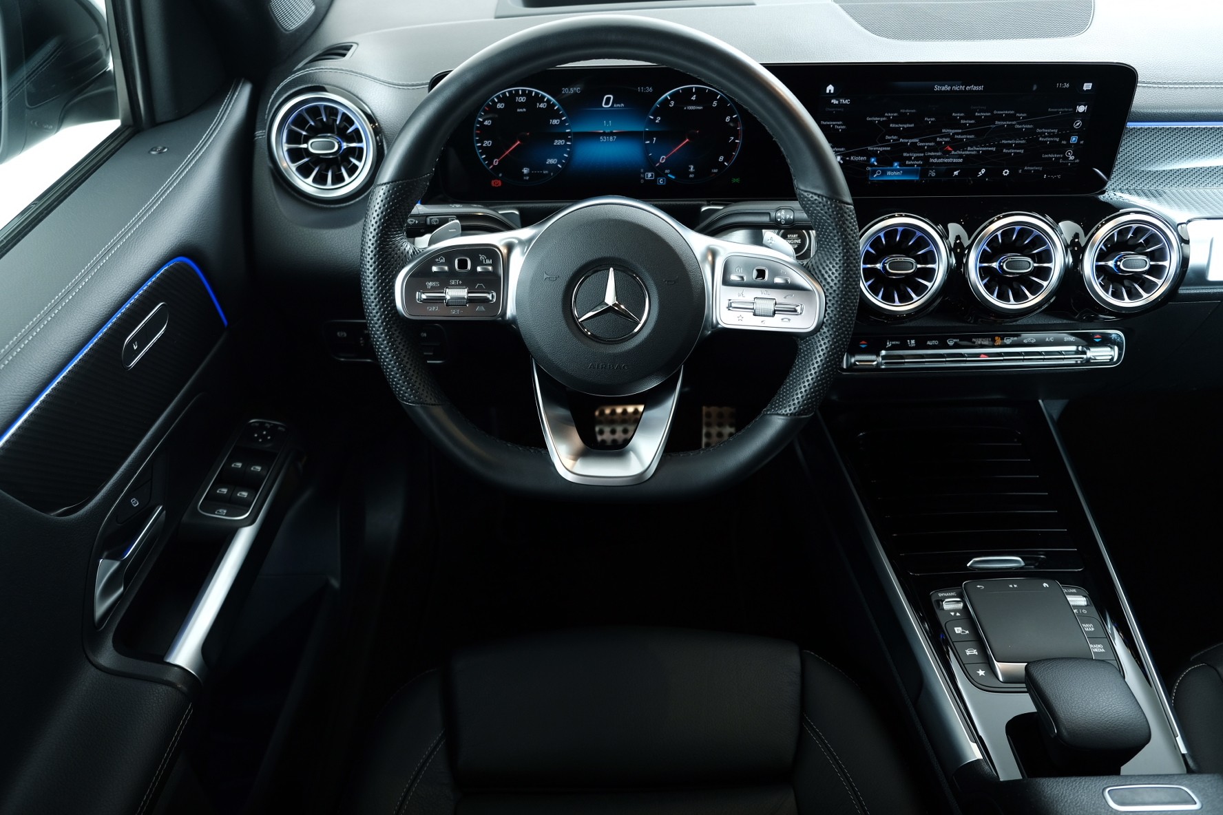 MERCEDES-BENZ GLB 250 AMG Line 4Matic X247-image-6
