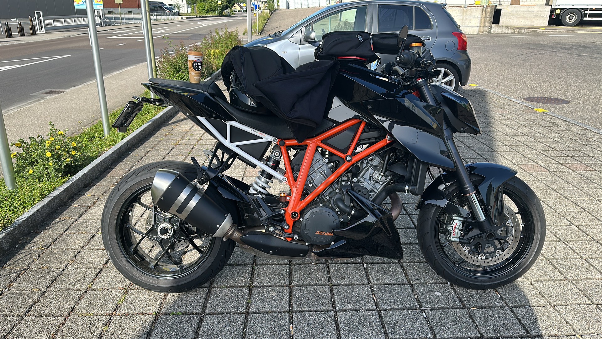 KTM 1290 Super Duke R-image-2