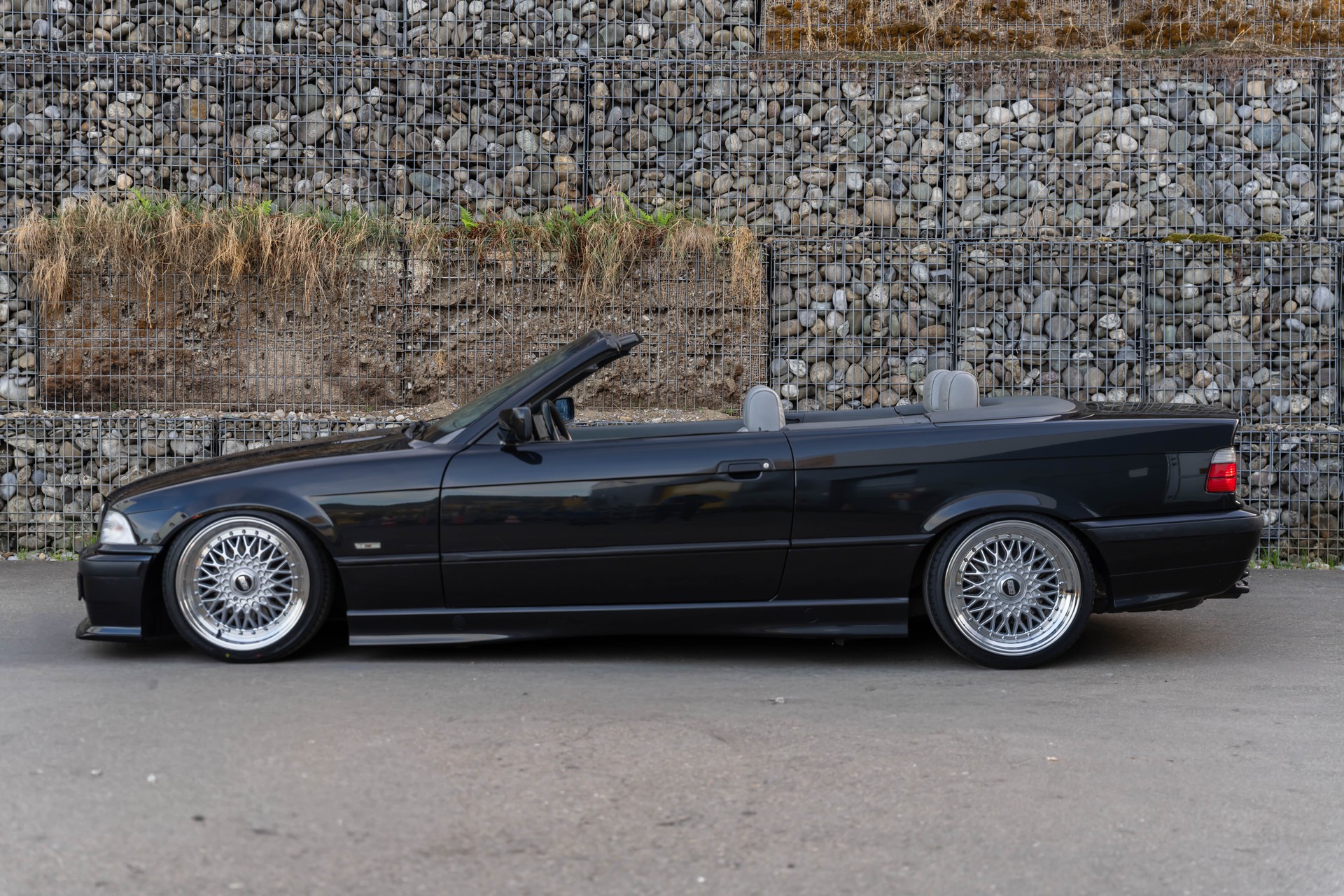 BMW 318i Cabrio M-Paket Facelift-showroom-element-3