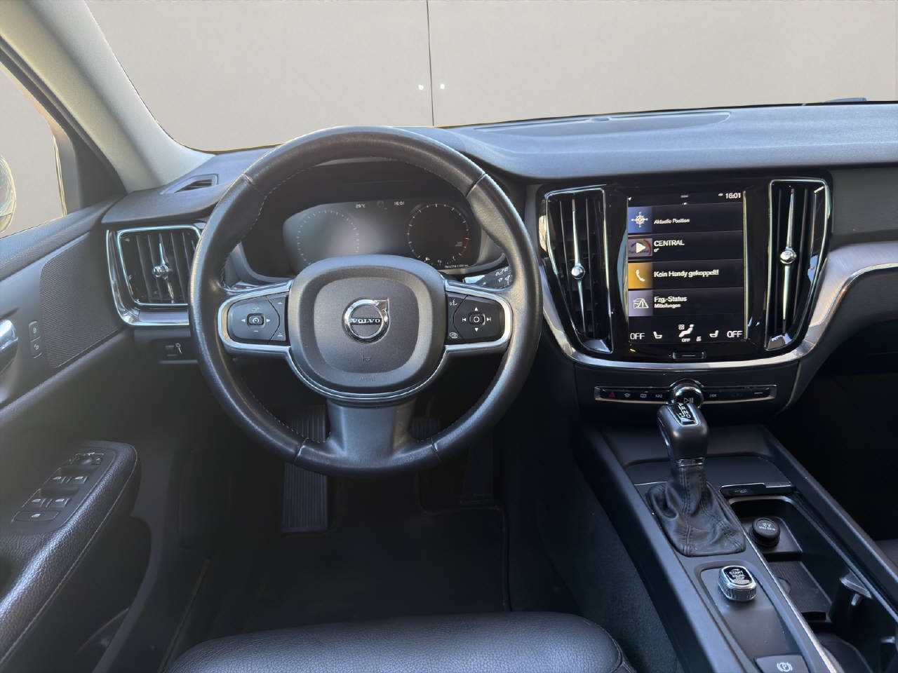 VOLVO V60 2.0 T6 Inscription AWD-showroom-element-3