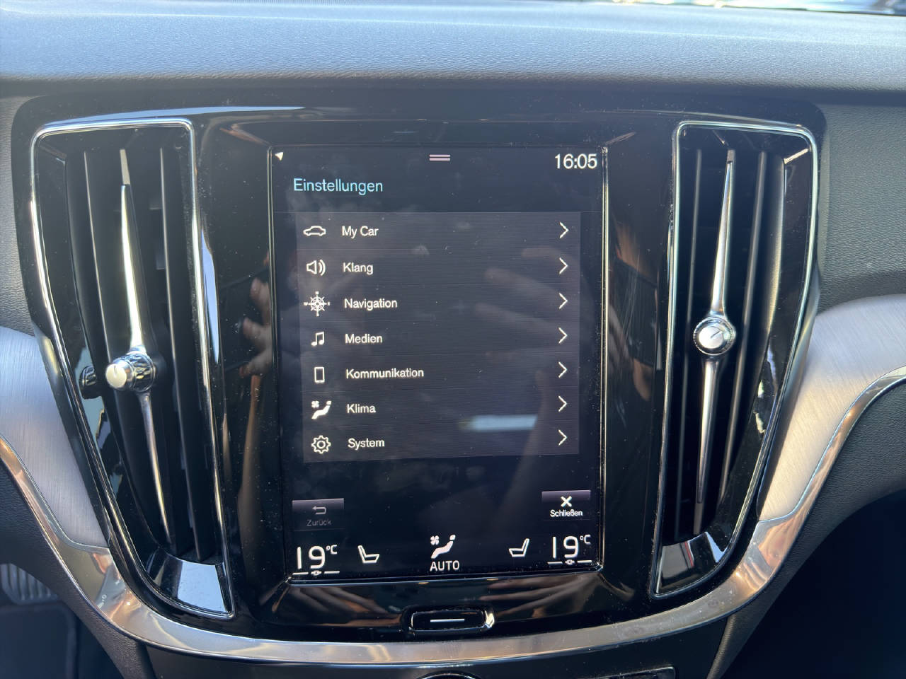 VOLVO V60 2.0 T6 Inscription AWD-image-11