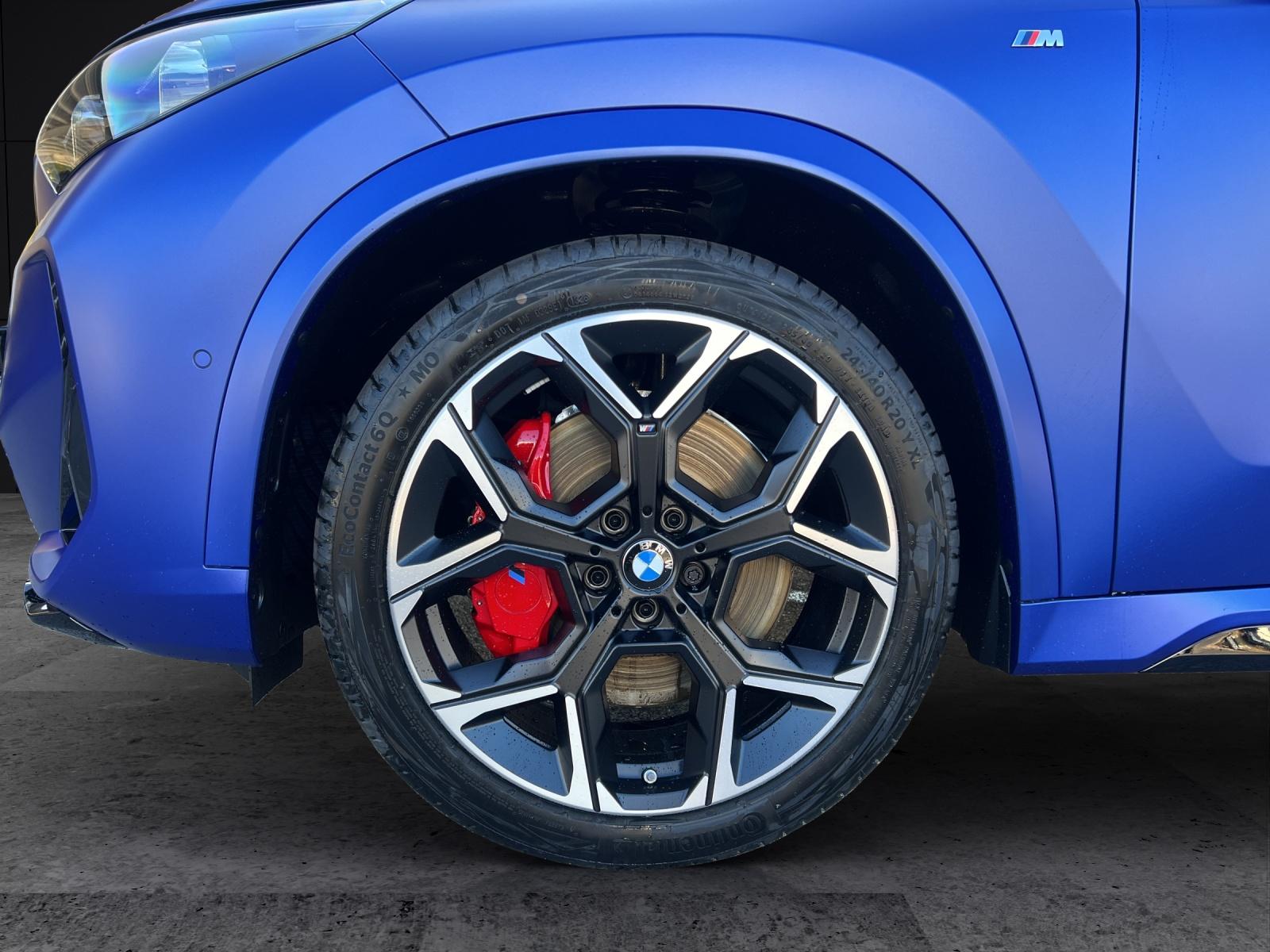 BMW X1 M35i-showroom-element-3