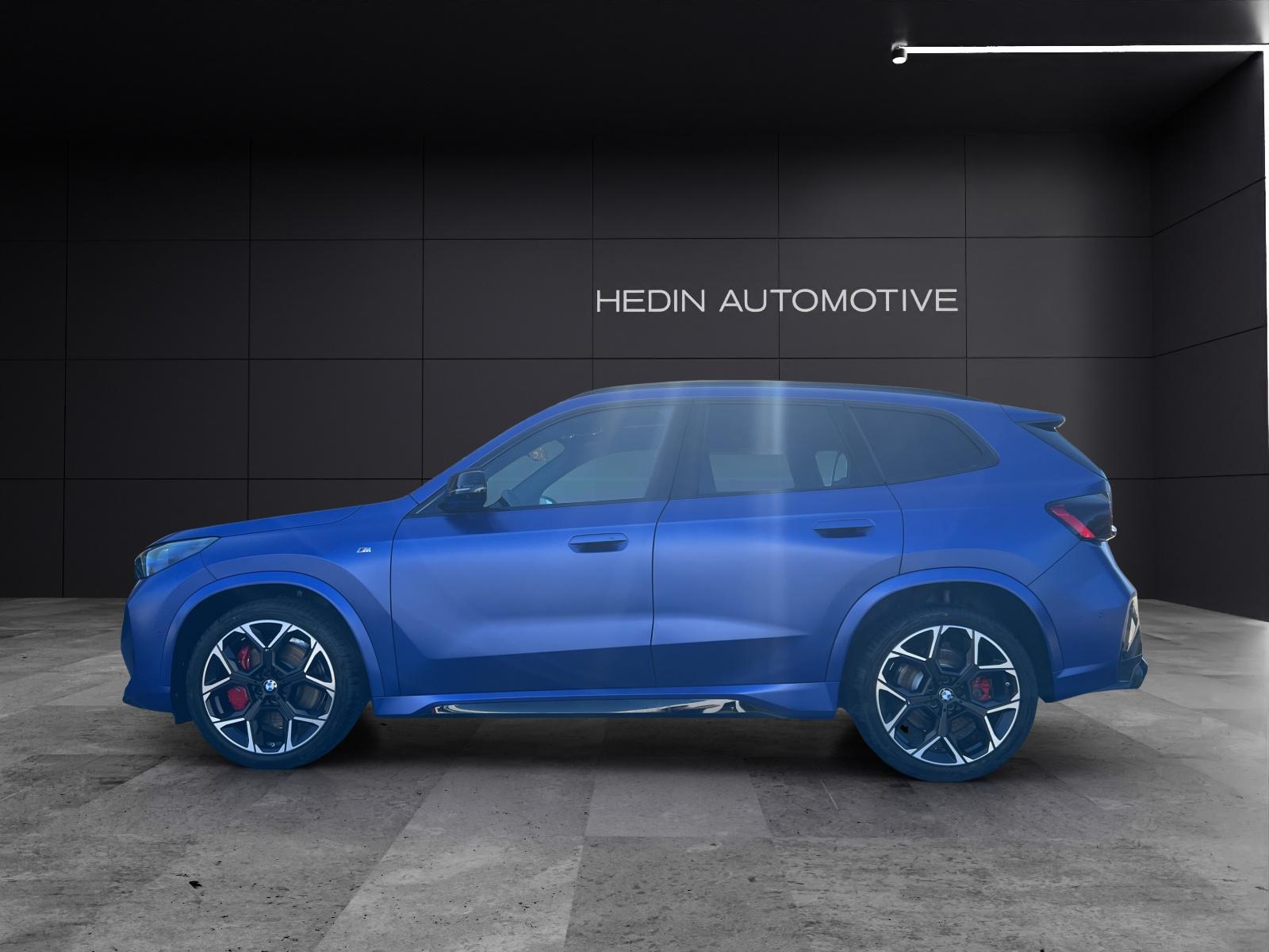BMW X1 M35i-showroom-element-2