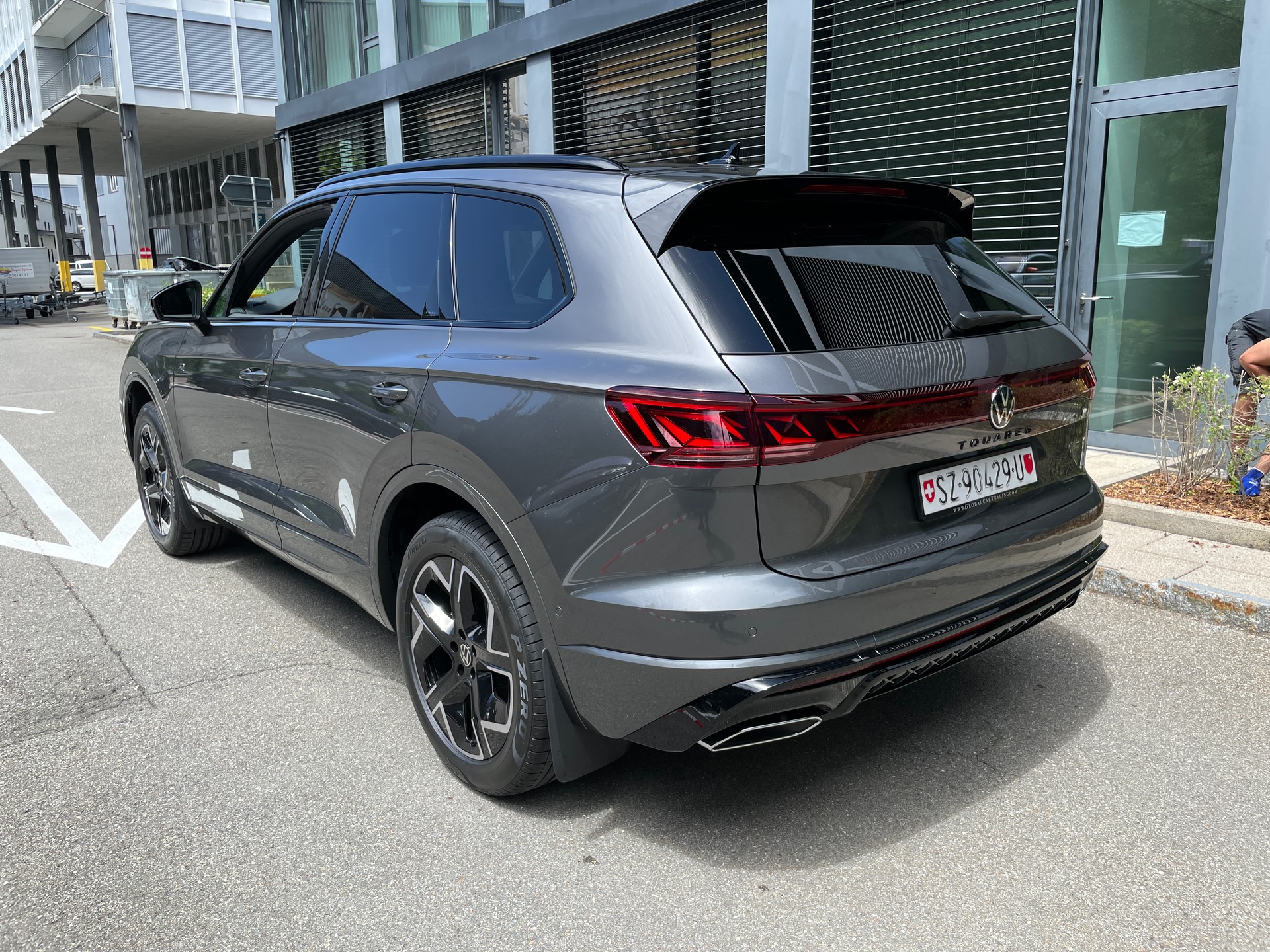 VW Touareg 3.0 TDI R-Line Final Edition Tiptronic-showroom-element-2