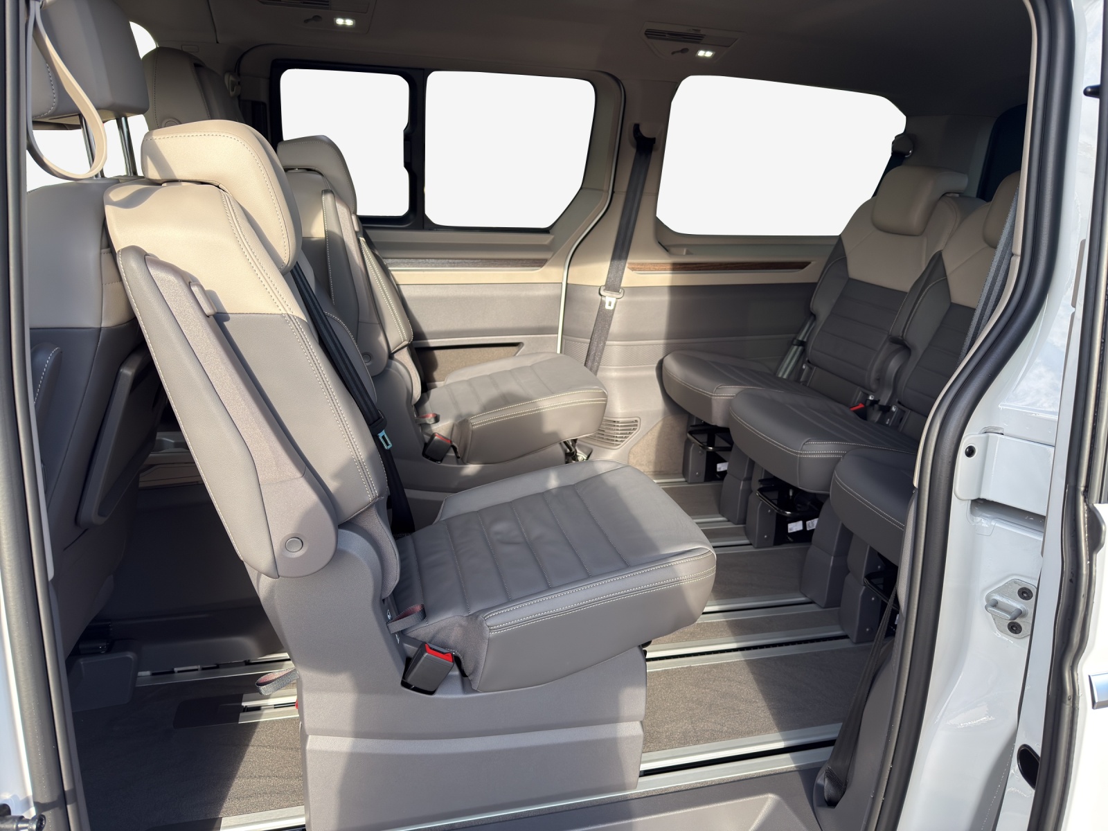 VW Multivan 2.0 TDI Style Liberty DSG-image-8
