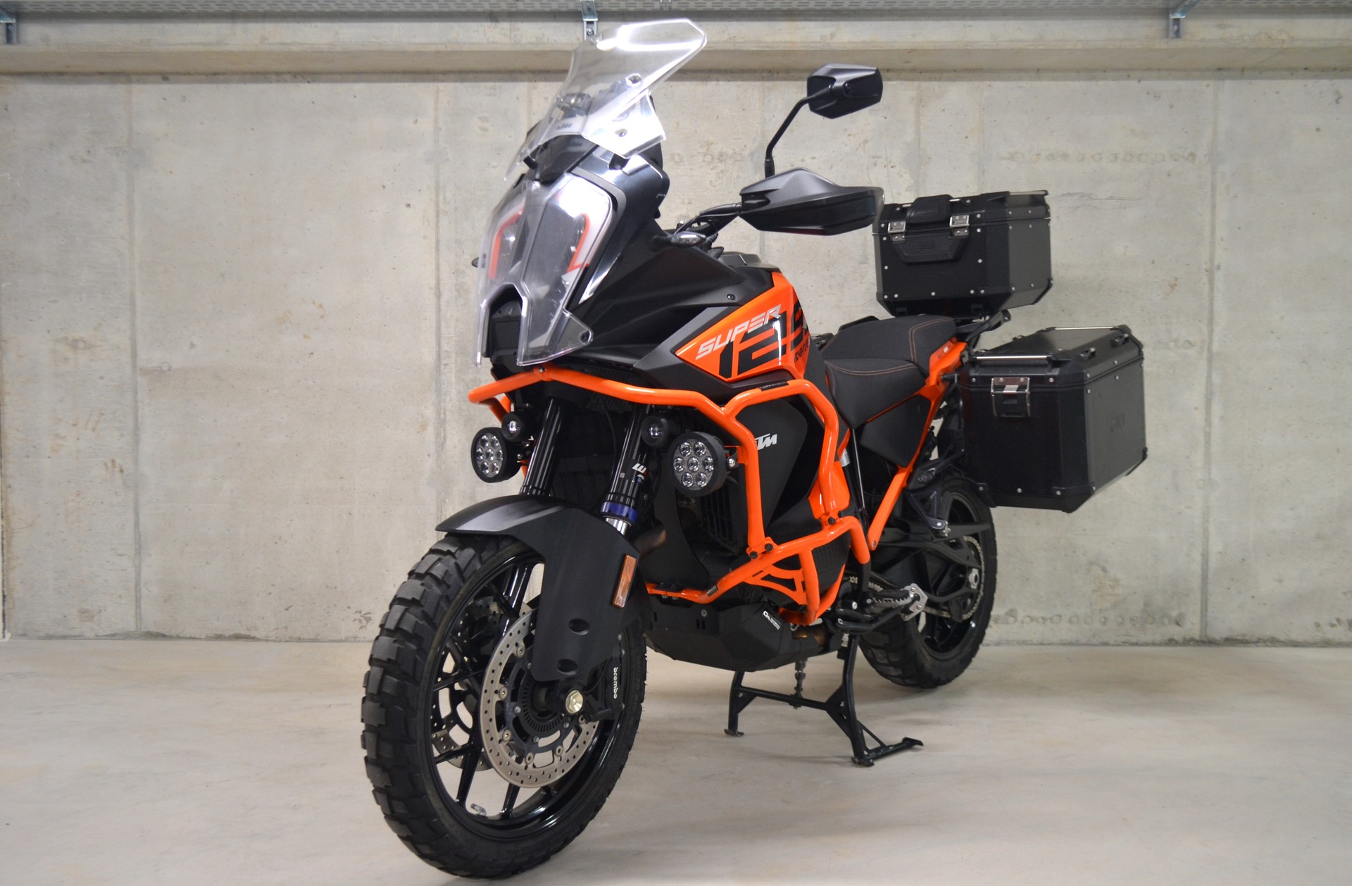 KTM 1290 Super Adventure S-showroom-element-2