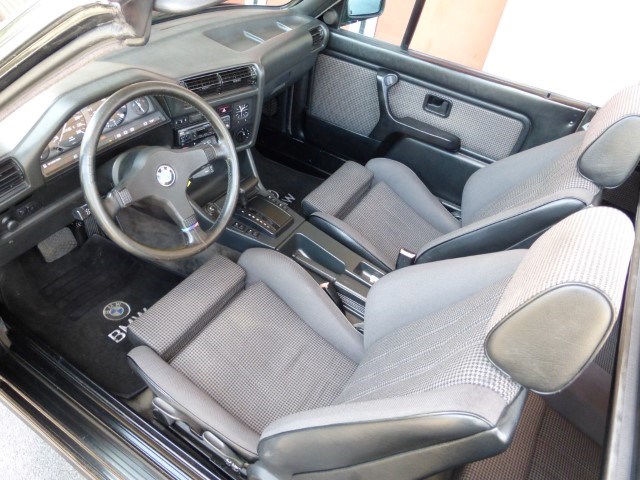 BMW 325i A Cabrio-image-2