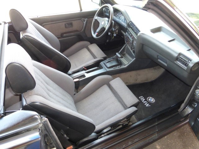 BMW 325i A Cabrio-image-3