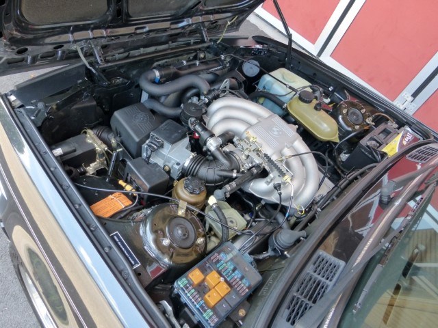 BMW 325i A Cabrio-image-4