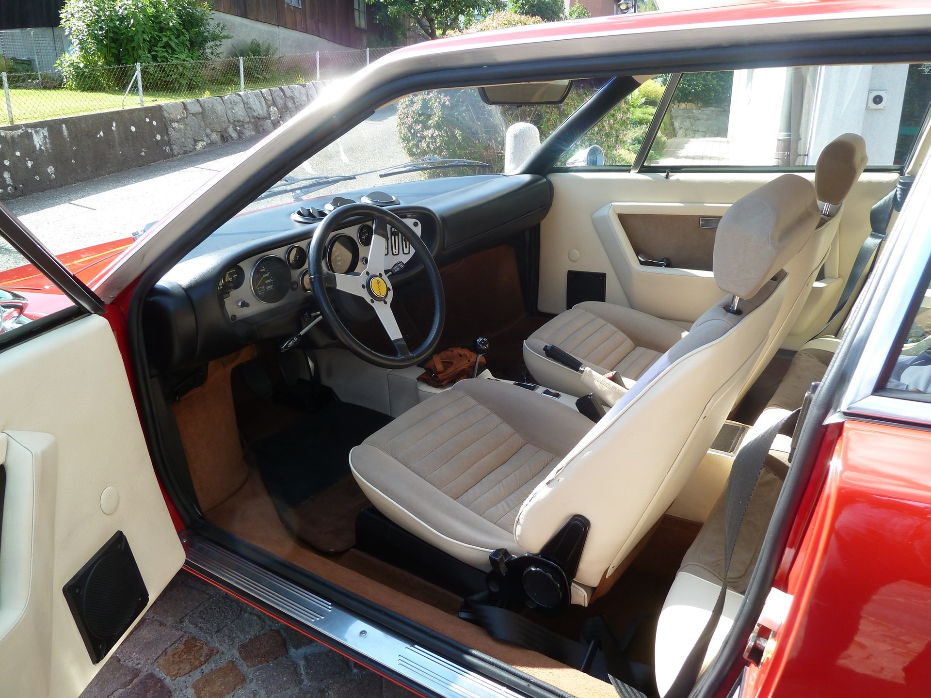 FERRARI Dino 308 GT4 Serie 1-image-1
