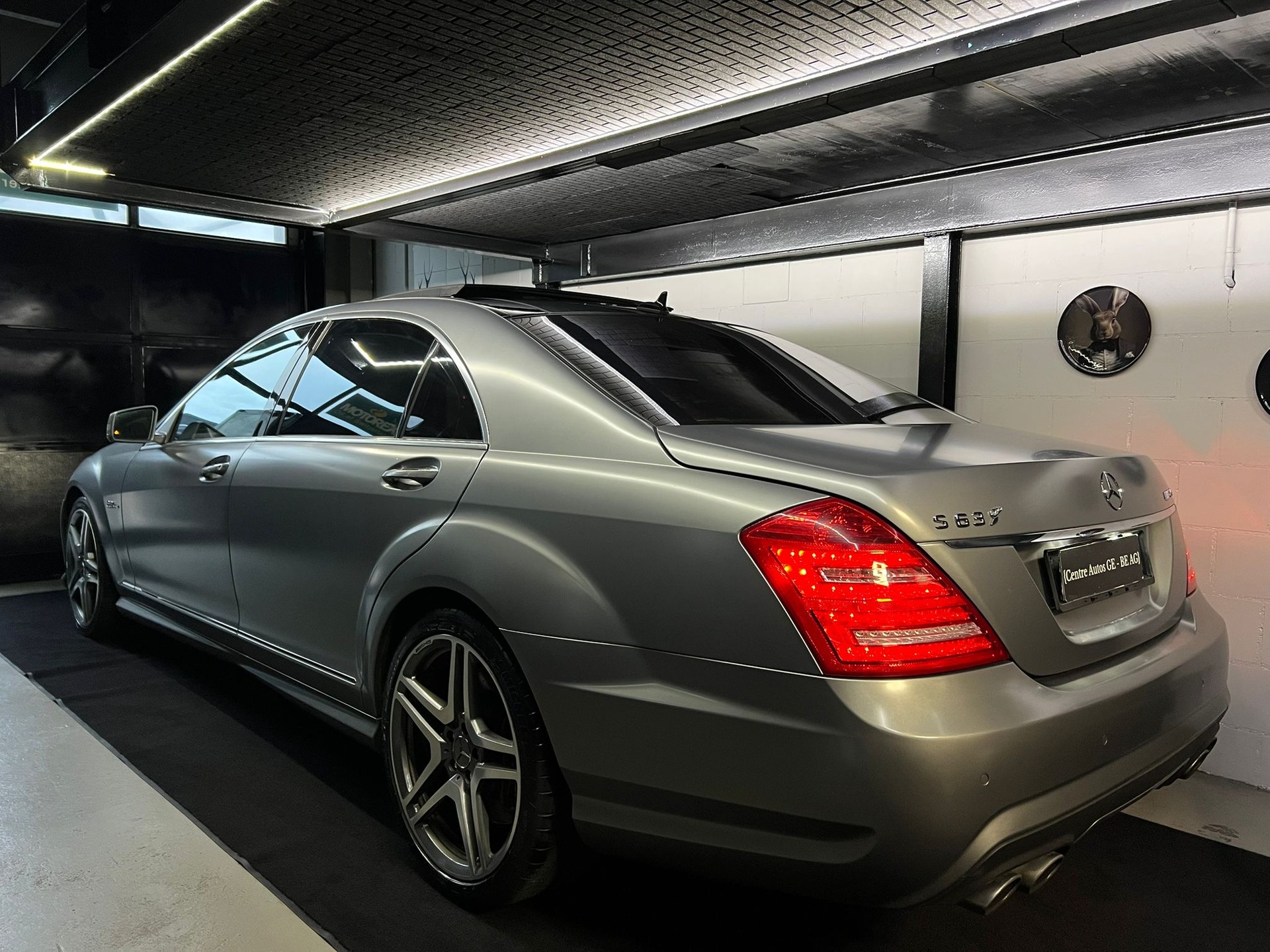 MERCEDES-BENZ S 63 AMG L 7G-Tronic| Vollausstattung | Carbon | IWC | Designo Magno | Schliesshilfe |-showroom-element-1