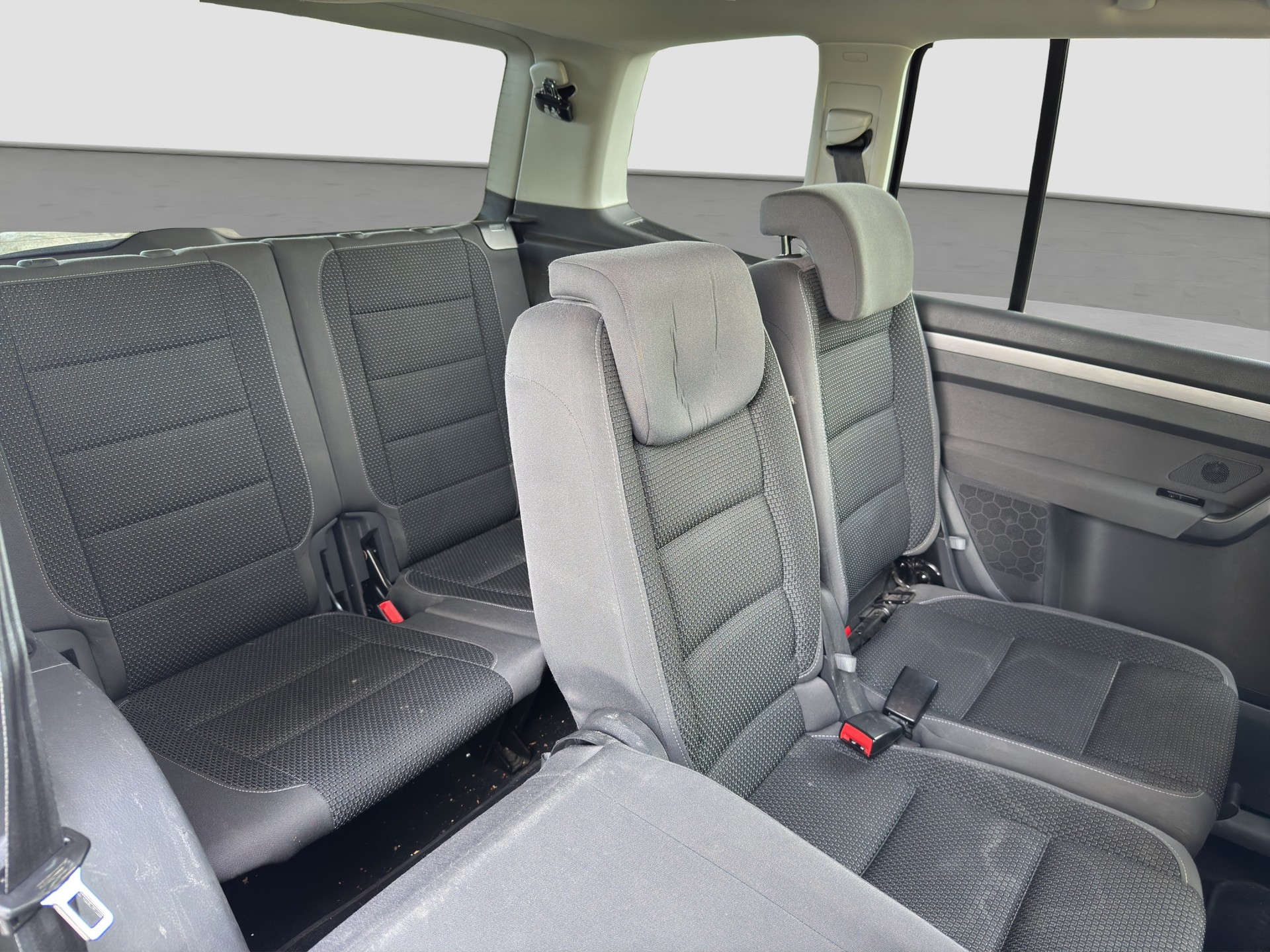 VW TOURAN-image-12